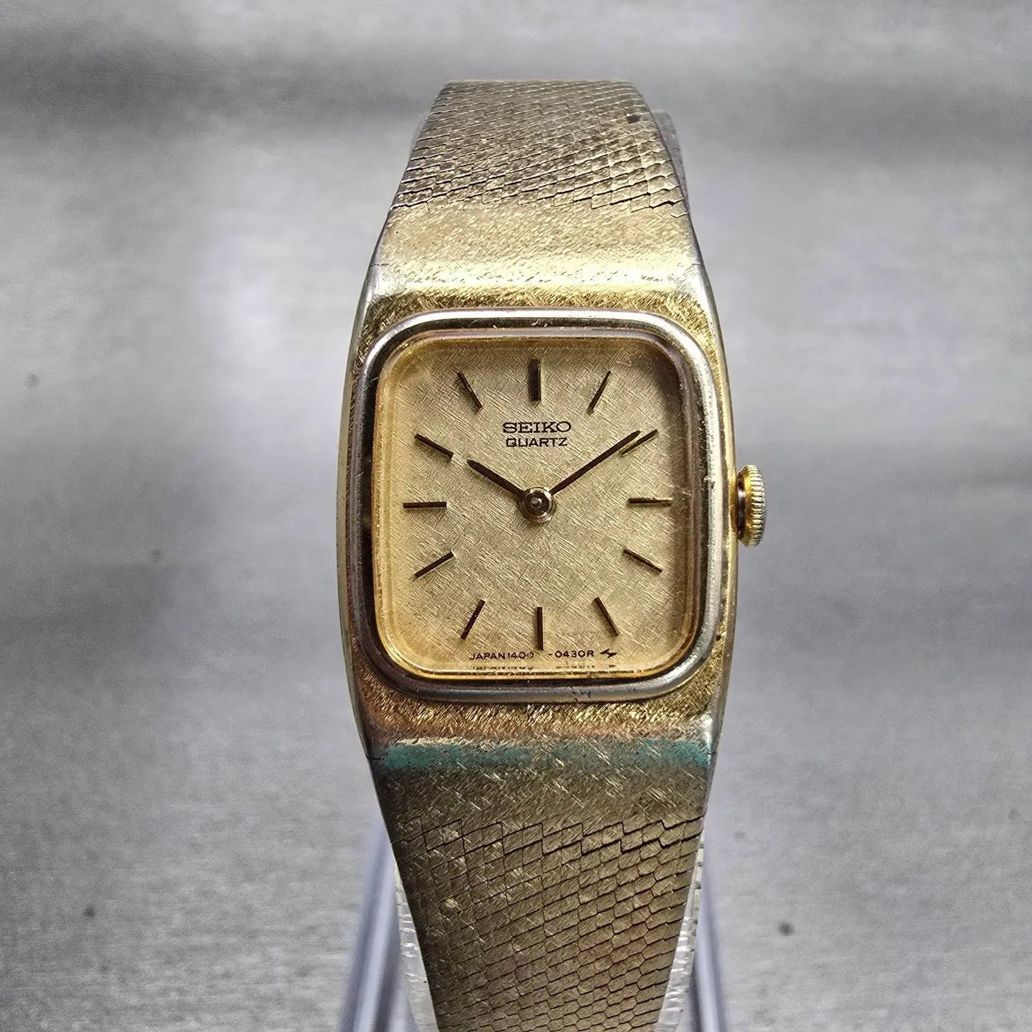 Seiko Watch Women 20mm Champagne Dial Gold Tone Rectangle 1400-5259 New Battery0