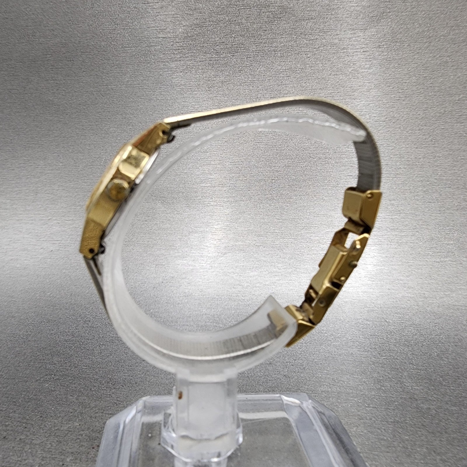 Bulova Watch Women 16mm Champagne Dial Gold Tone Round 83391 New Battery6