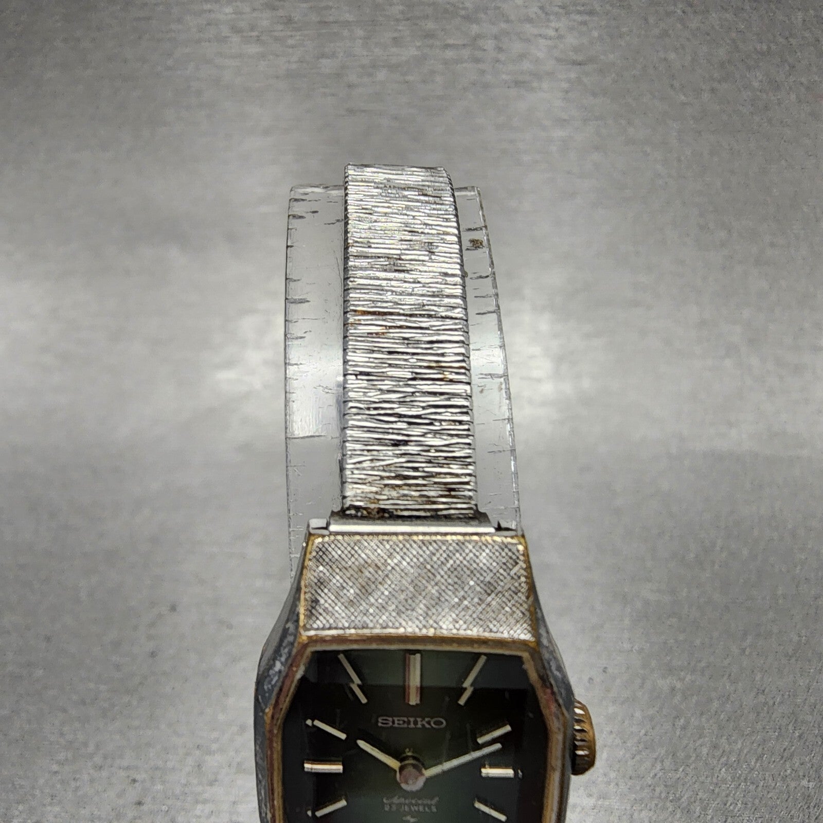 Seiko Special Watch Women 18mm Green Dial Silver Tone Manual 11403190 Runs4