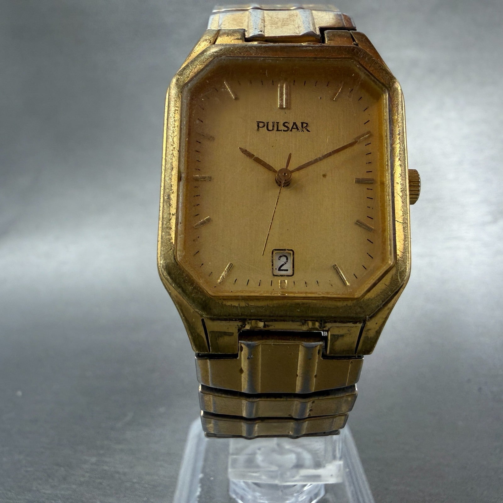 Seiko Pulsar Tank Watch Men 27mm Champagne Dial Gold Tone Date V732-X165 New Bat5