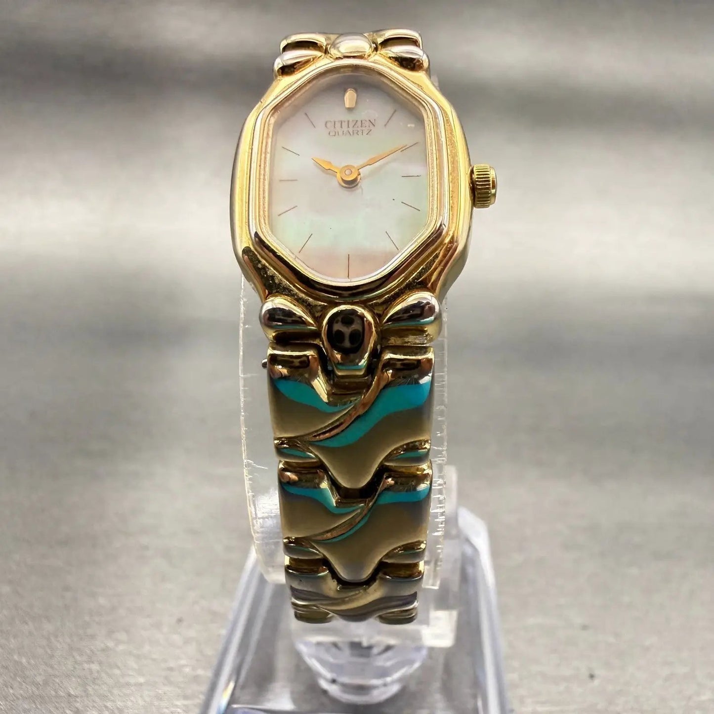 Citizen Watch Women 17mm MOP Dial Gold Tone Oval 3220-326130 New Battery VTG5