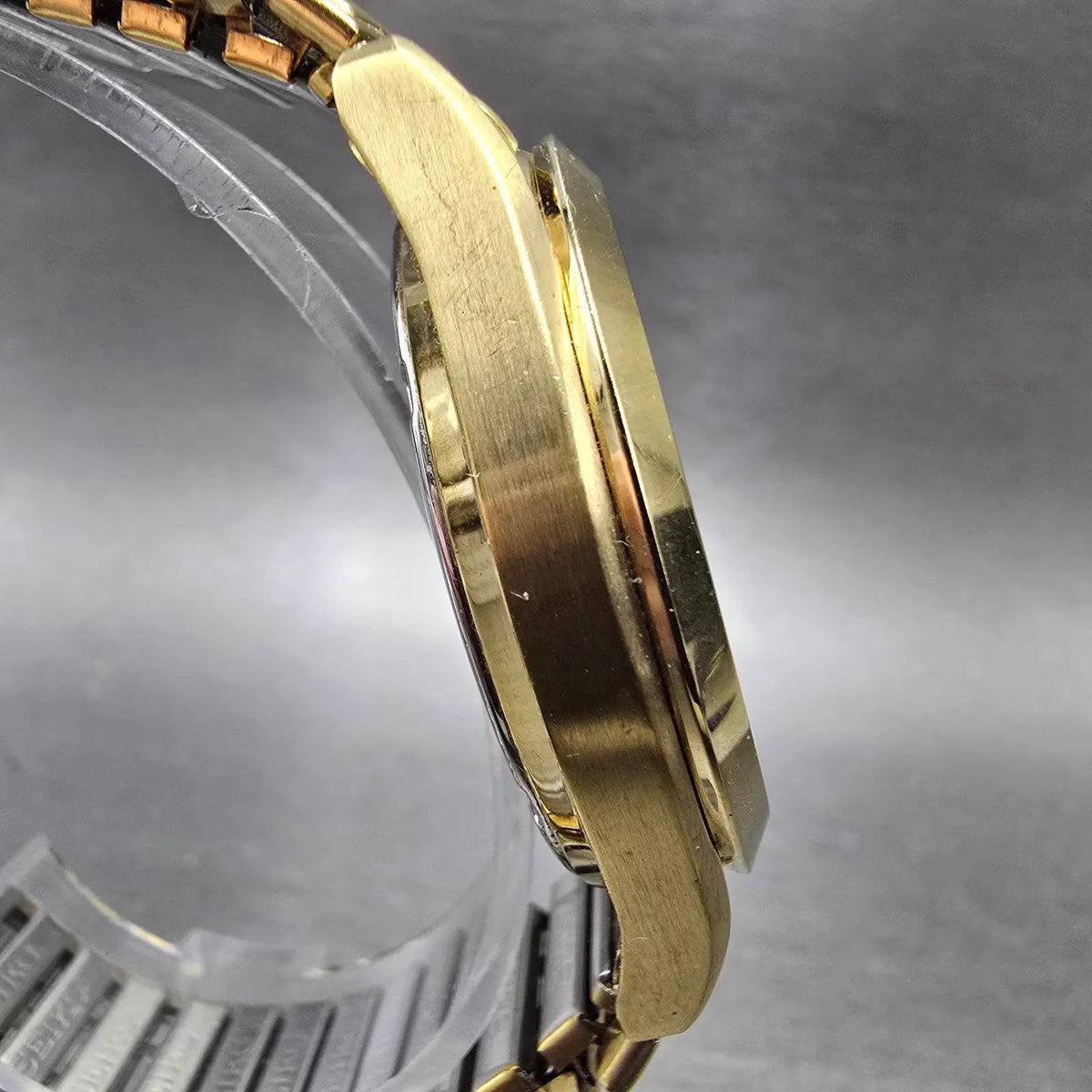 Seiko Railroad Approved Watch Men 37mm White Dial Gold Solar Daydate V158-0AB03