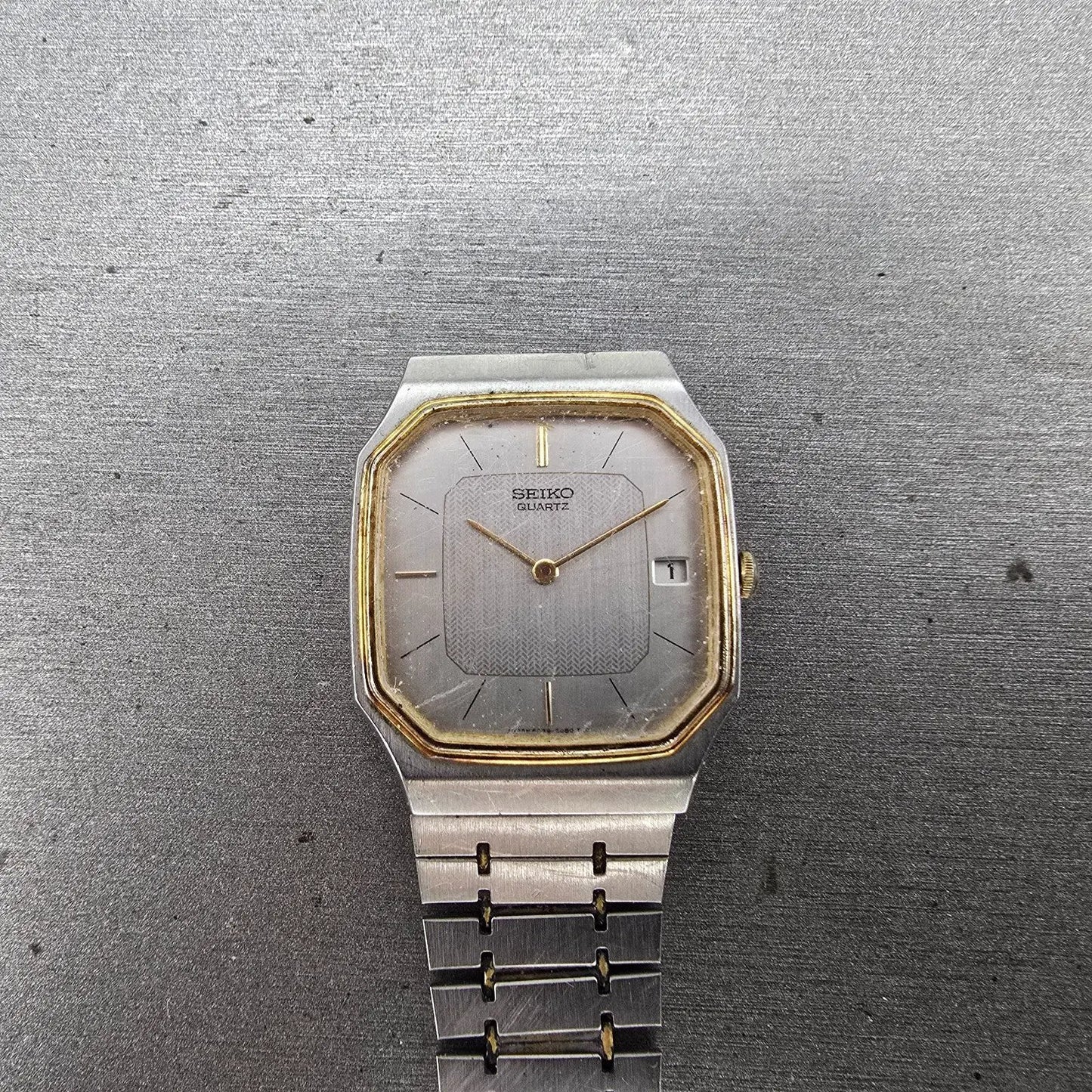 Seiko Watch Men 29mm Silver Dial Two Tone Date Octagon 6439-5039 PARTS Vintage0