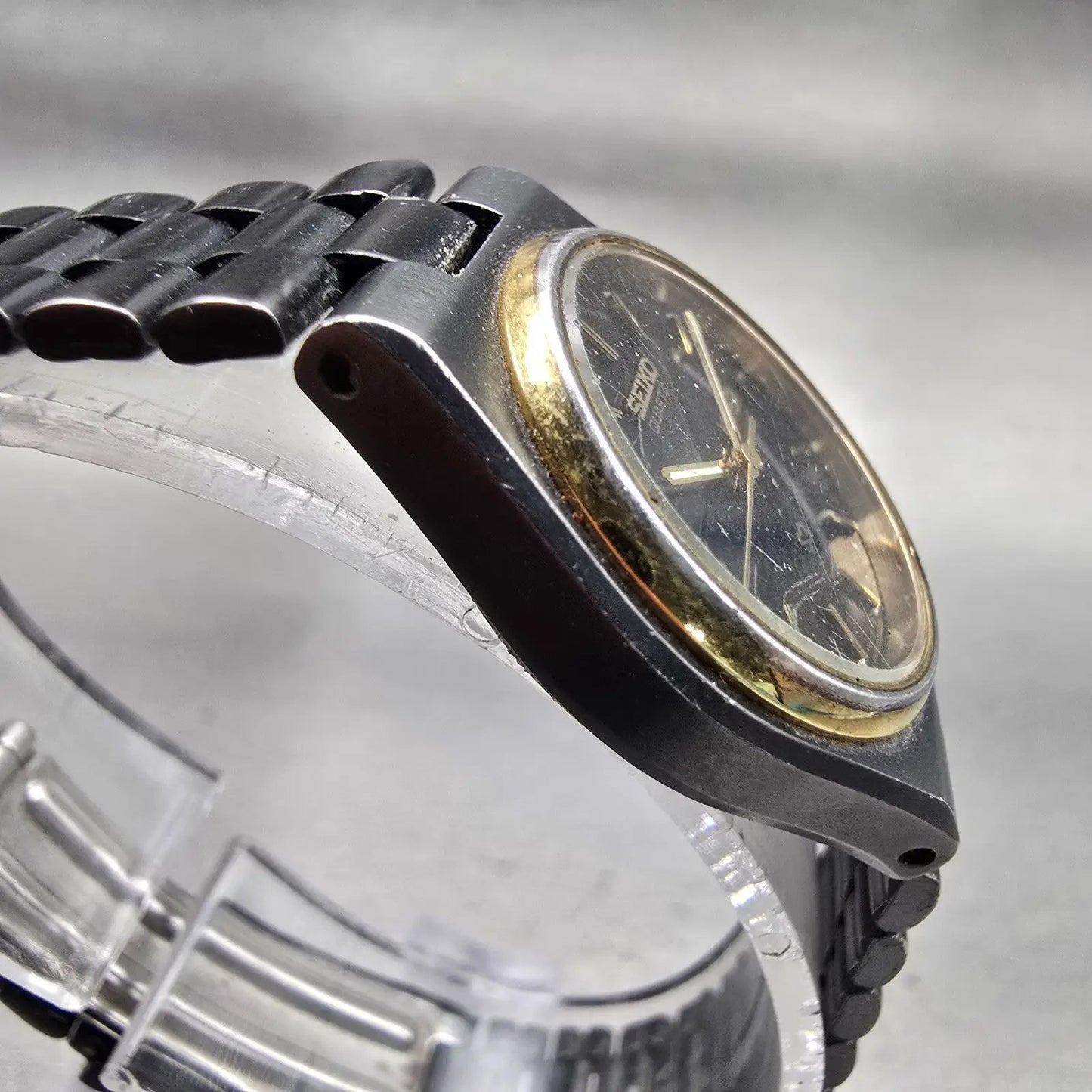 Seiko SQ Watch Women 24mm Black Dial Black & Gold Tone Daydate 2A23-0159 New Bat3
