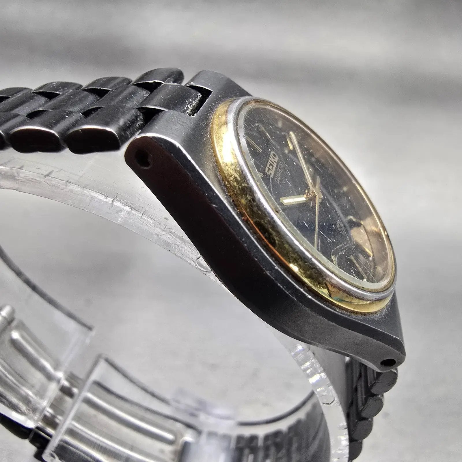 Seiko SQ Watch Women 24mm Black Dial Black & Gold Tone Daydate 2A23-0159 New Bat3