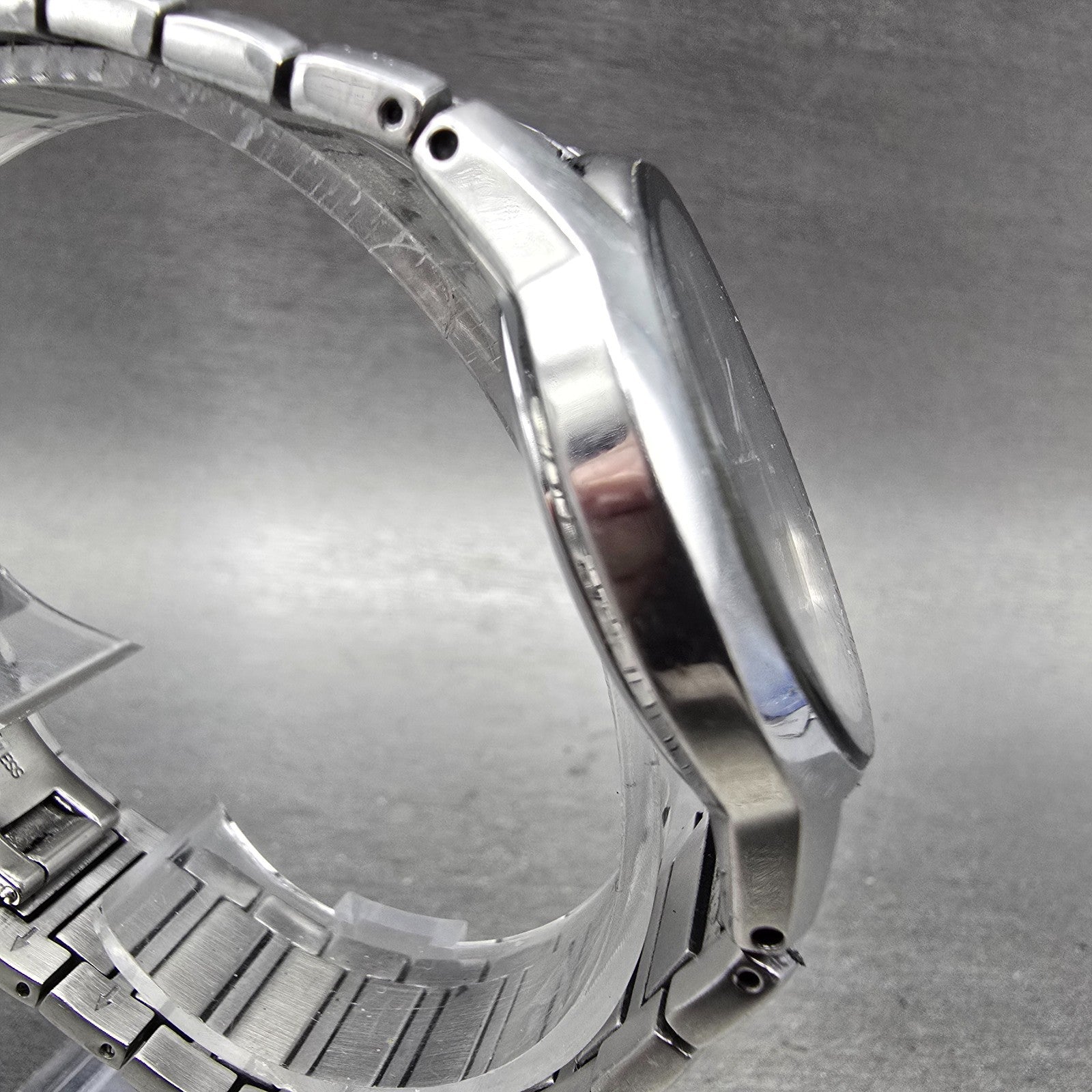 Citizen Eco-Drive Watch Men 37mm Black Dial Silver Tone Date E111-S058481 Runs3