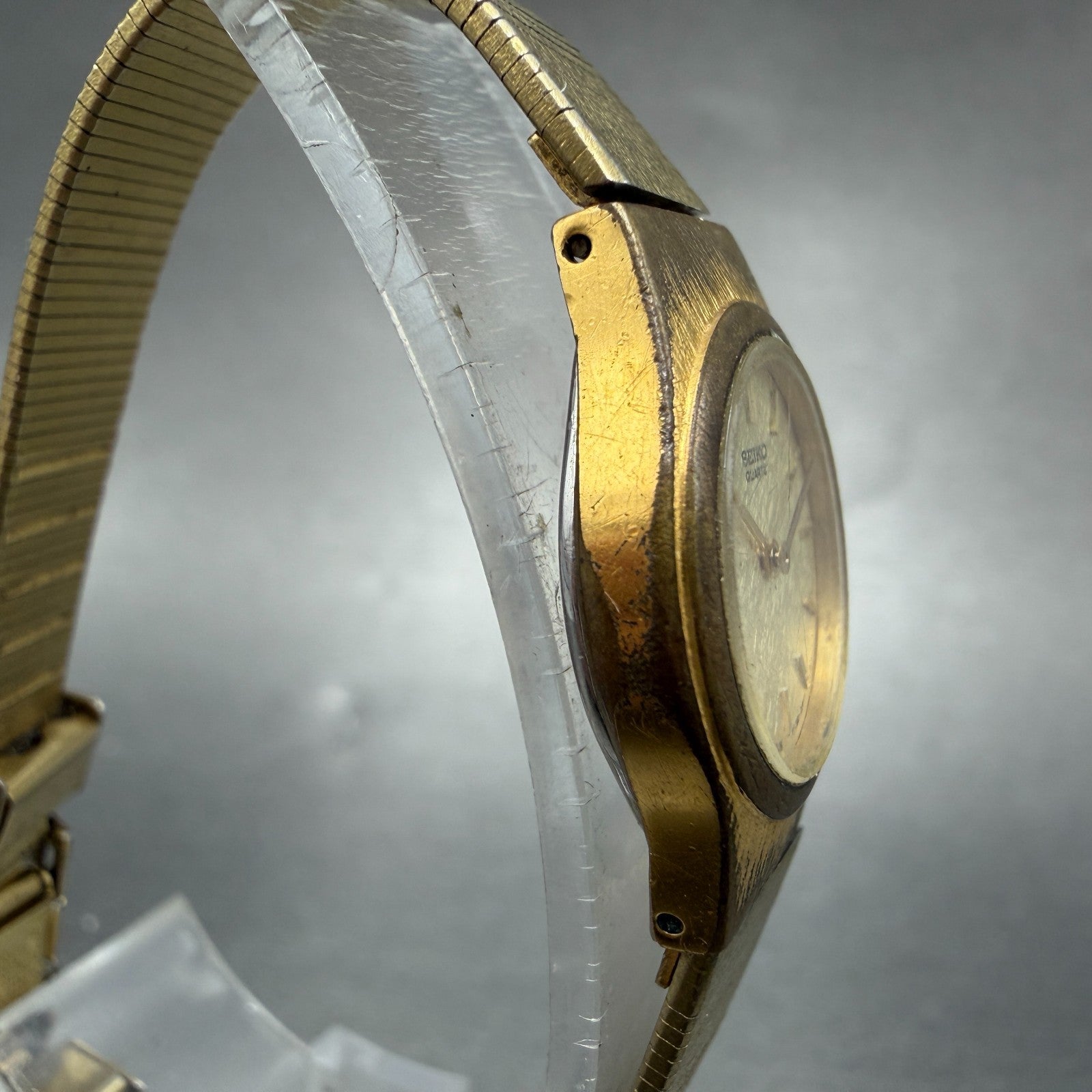 Seiko Watch Women 19mm Champagne Dial Gold Tone Round 4N00-0661 New Battery2