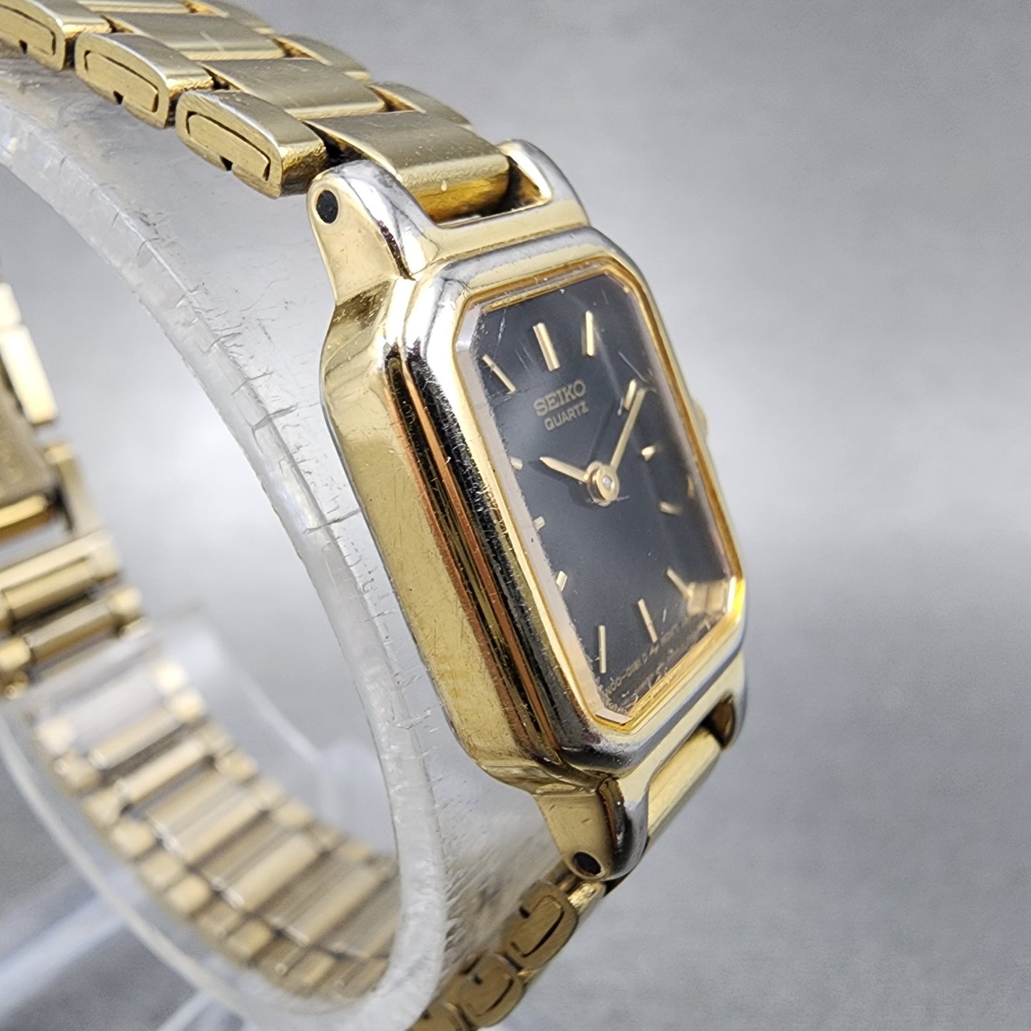 Seiko Watch Women 15mm Black Dial Gold Tone Octagon 4N005071 New Battery B1233