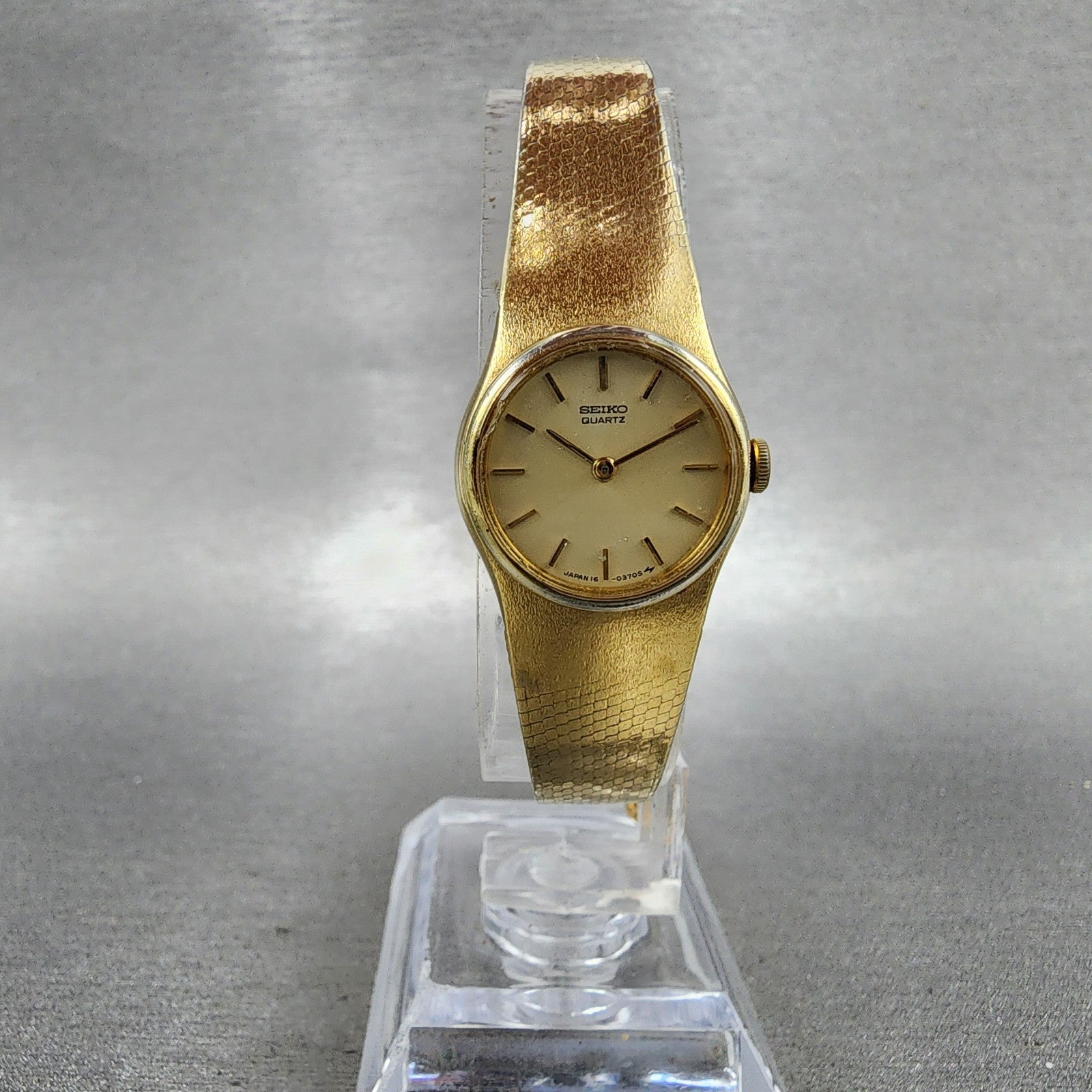Seiko Watch Women 19mm Champagne Dial Gold Tone Round 160079 New Battery5