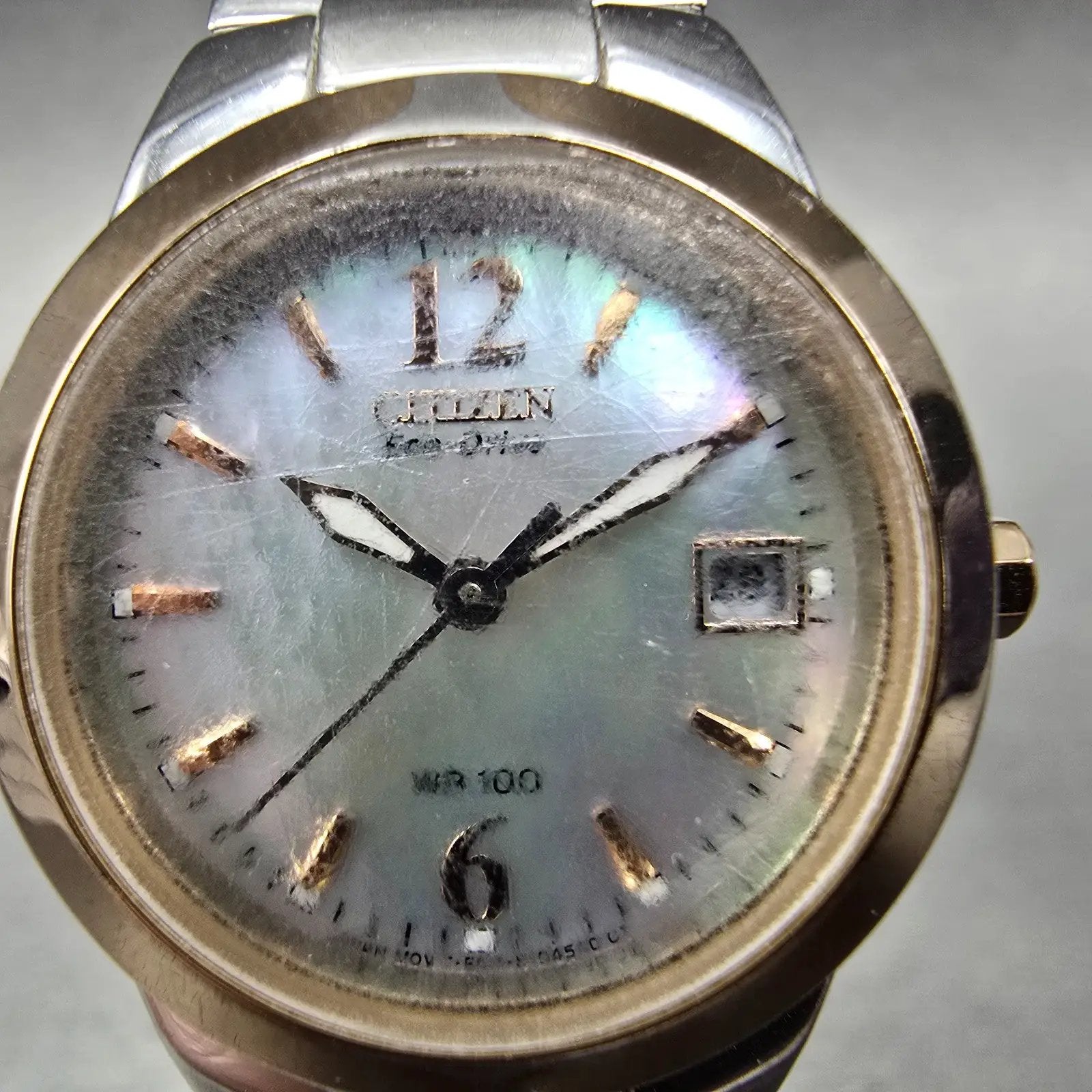 Citizen Eco-Drive Watch Women 26mm MOP Dial Two Tone Date E011-S070082 Works KKJ1