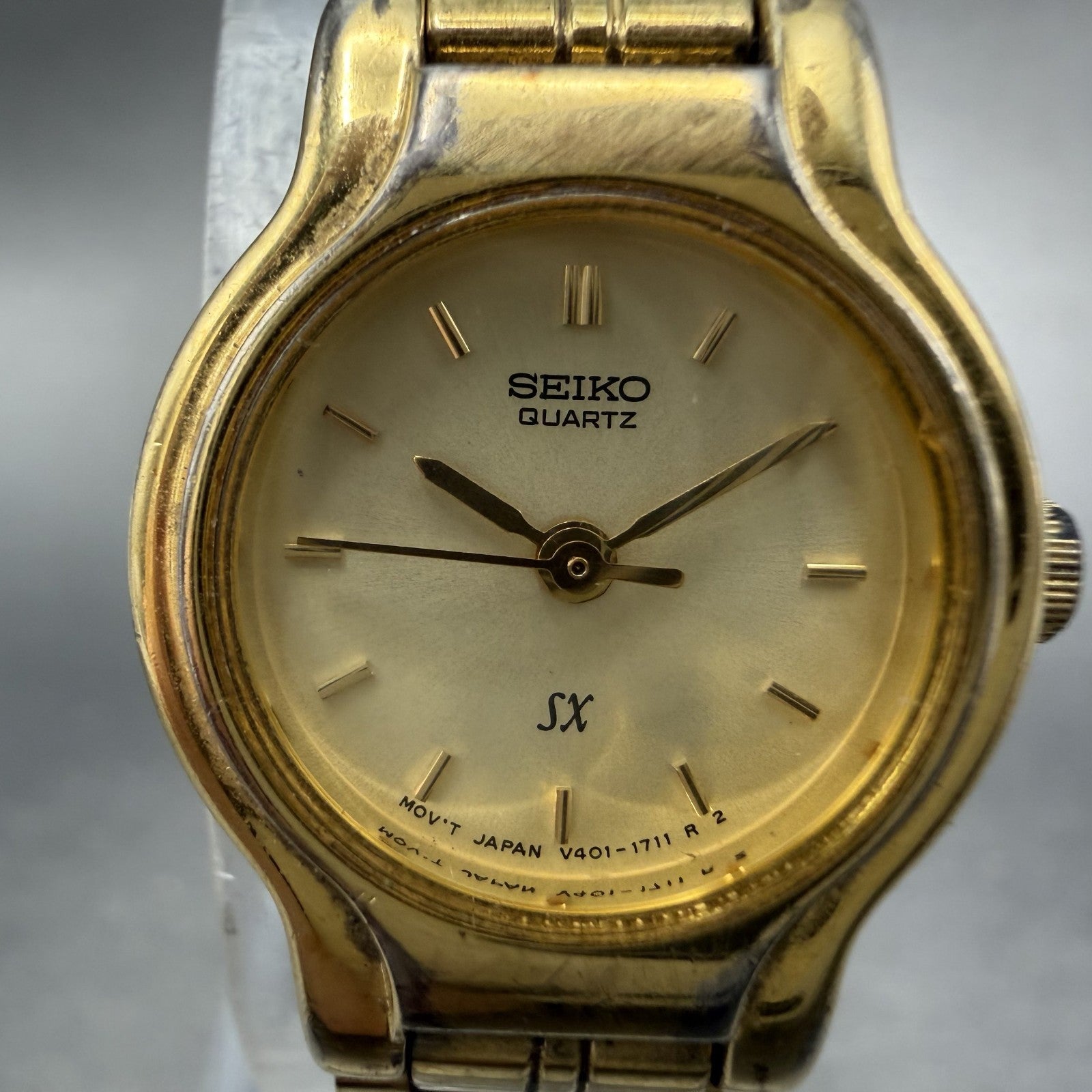 Seiko SX Watch Women 19mm Champagne Dial Gold Tone Round V401-0281 New Battery1