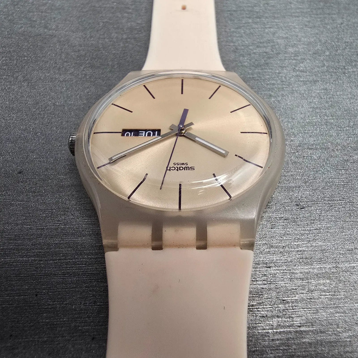 Swatch Rose Rebel Watch Men 41mm Pink Dial Pink Tone Daydate SUOT700 New Batt CH7