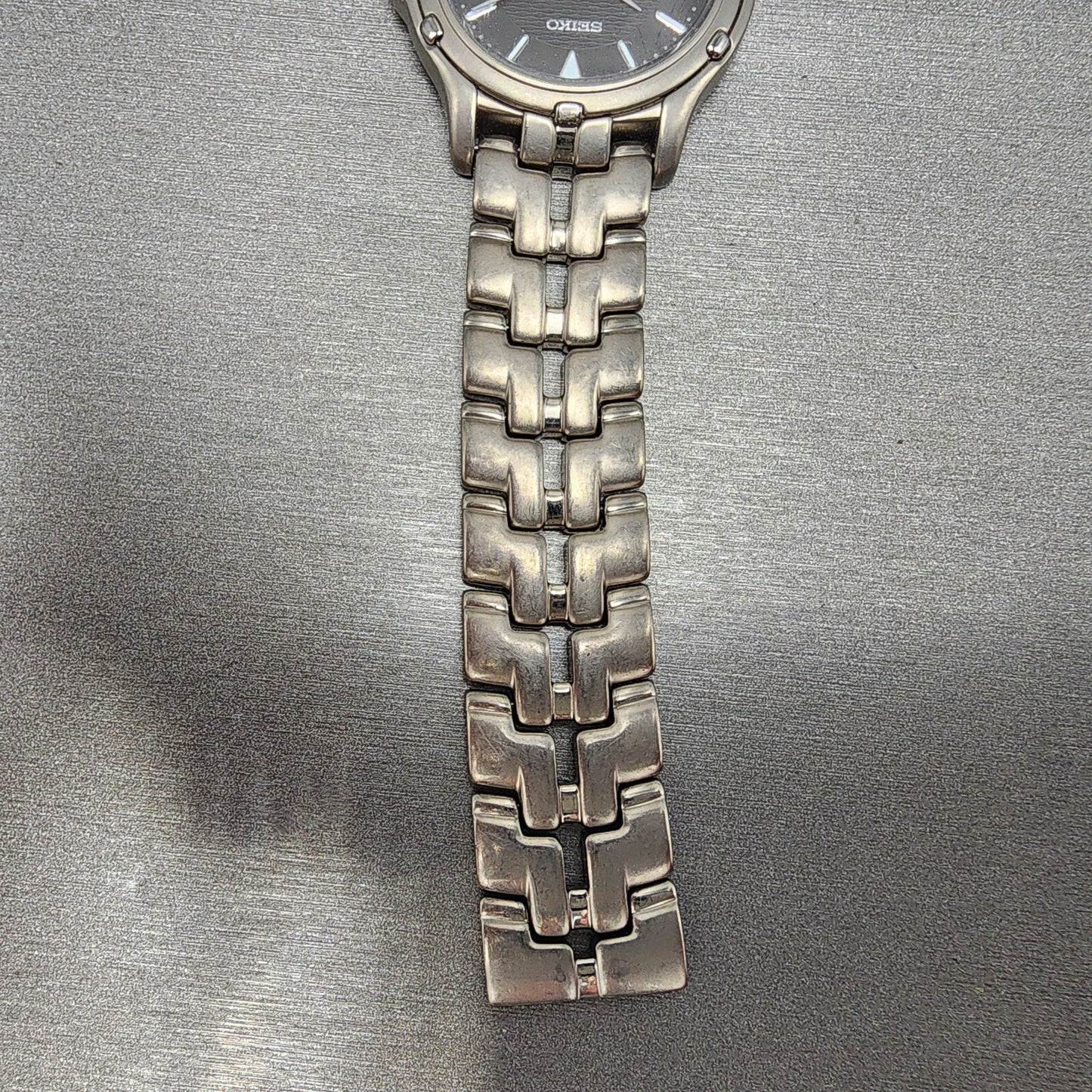 Seiko Titanium Watch Men 35mm Black Dial Gray Tone Date 7n320069 BROKEN BAND6