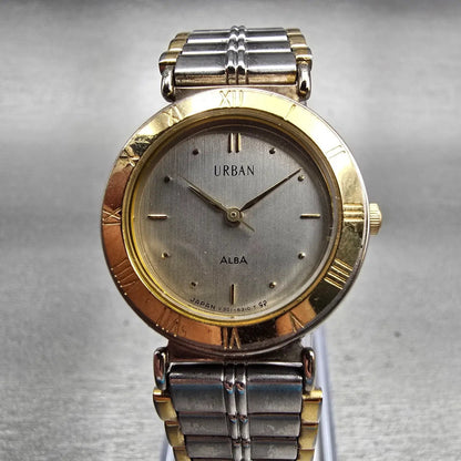 Seiko Alba Urban Watch Women 25mm Silver Dial Two Tone Round V301-6150 New Batt0