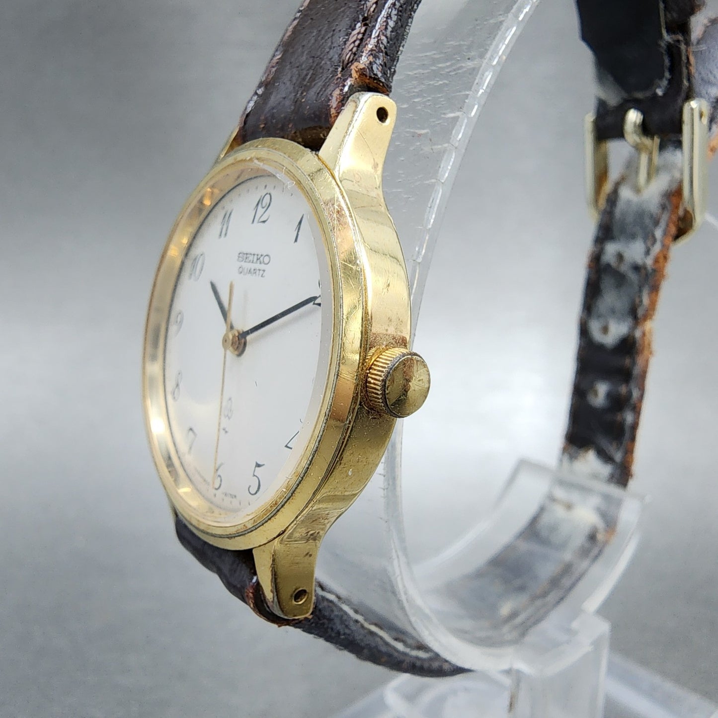 Seiko Watch Women 26mm White Dial Gold Tone Round 26210020 New battery VTG2