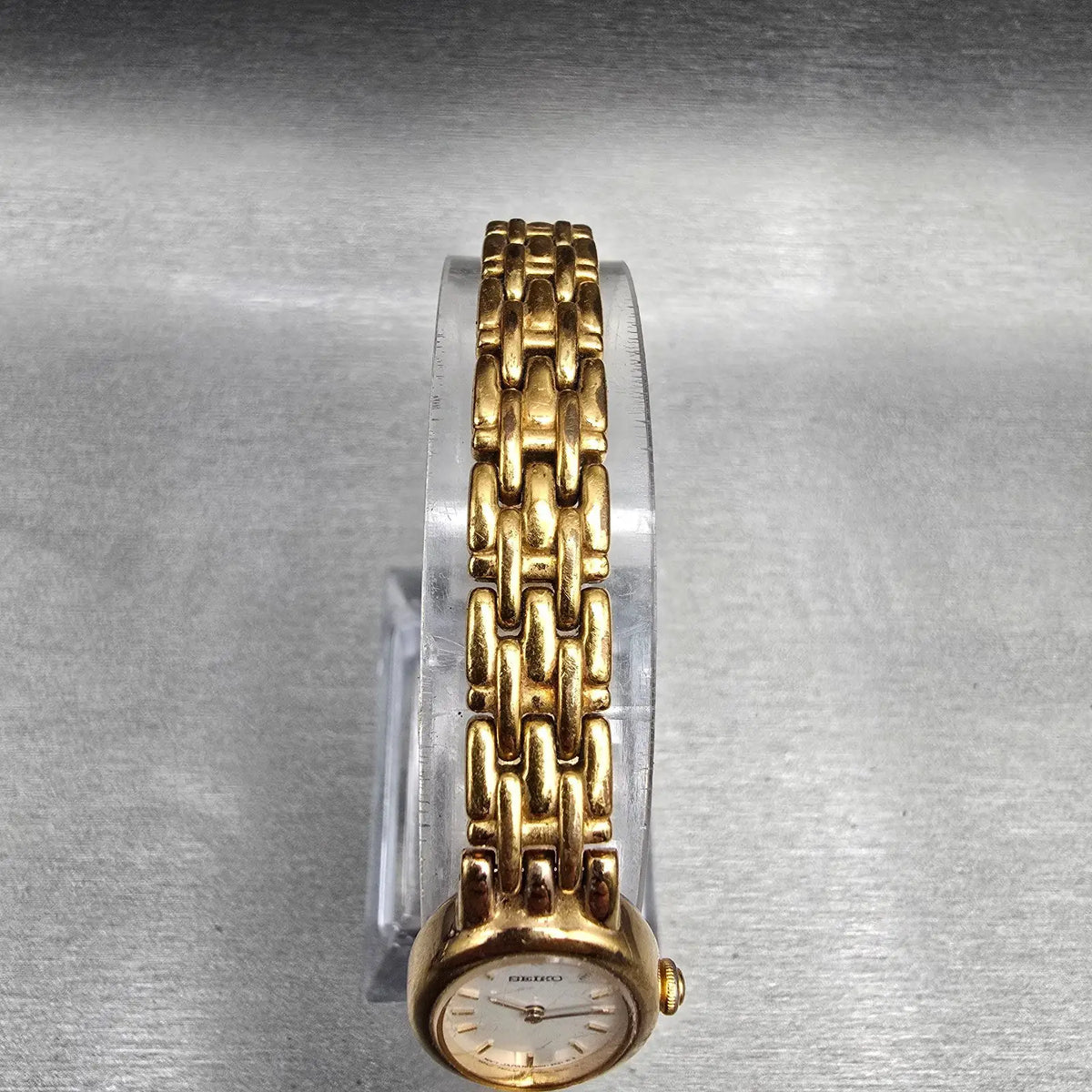Seiko Watch Women 17mm White Dial Gold Tone Oval V400-1019 New Battery Vintage4
