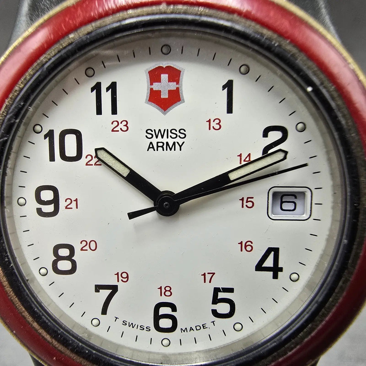 Victorinox Swiss Army Watch Men 39mm White Dial Black Red Date New Battery 71