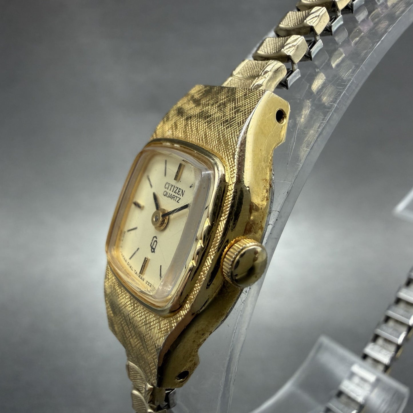 Citizen CQ Watch Women 16mm Champagne Dial Gold Tone 3220891422 New Battery2