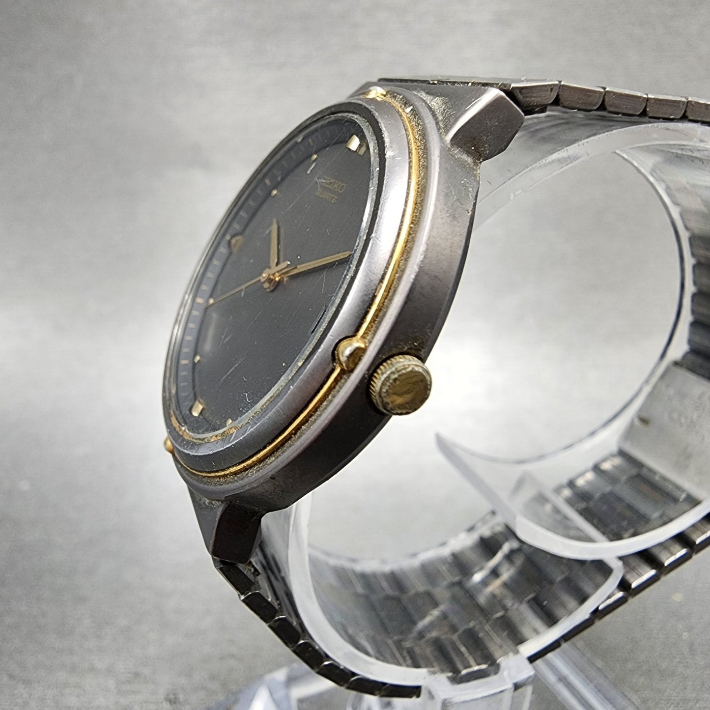 Seiko Watch Men 33mm Black Dial Black & Gold Tone Round Date 74326050 New Batt2
