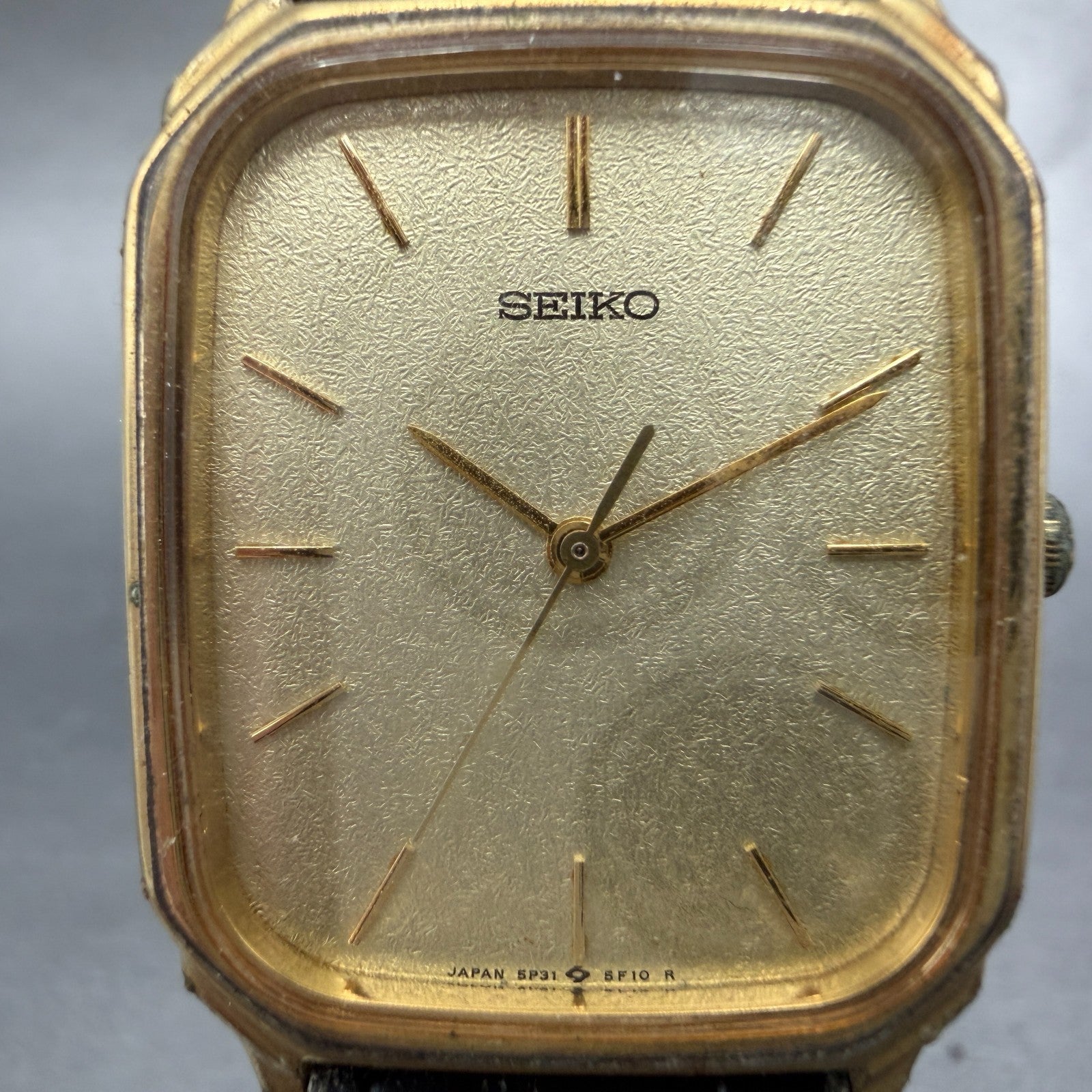 Seiko Tank Watch Men 26mm Champagne Dial Gold Tone 5P31-5D80 New Battery Vintage1