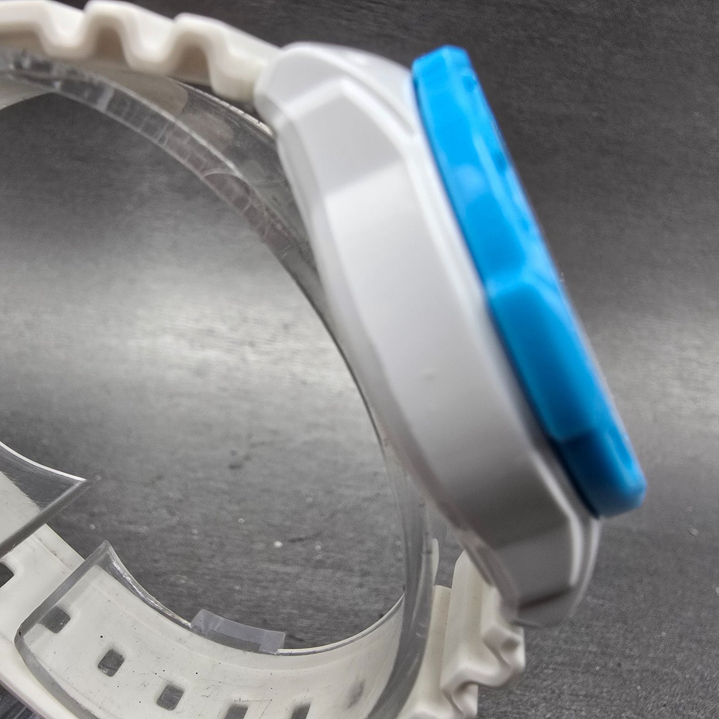 Casio Dive Watch Women 33mm White Dial White & Blue Tone Date LRW-200H New Batt3