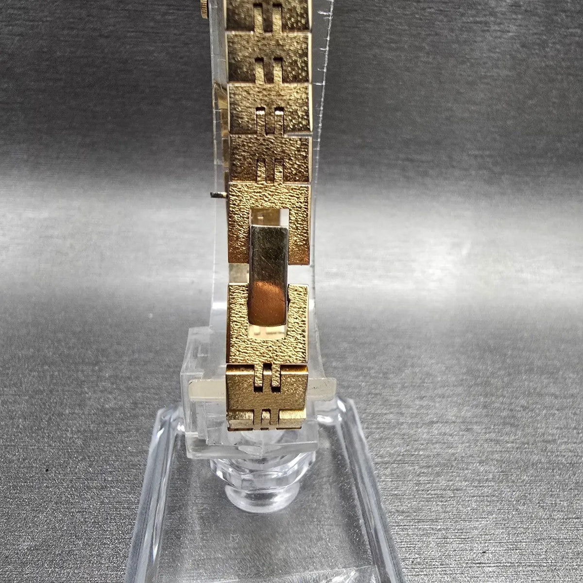 Seiko Tank Watch Women 12mm Gold Dial Gold Tone Rectangle 1320-5619 New Battery7