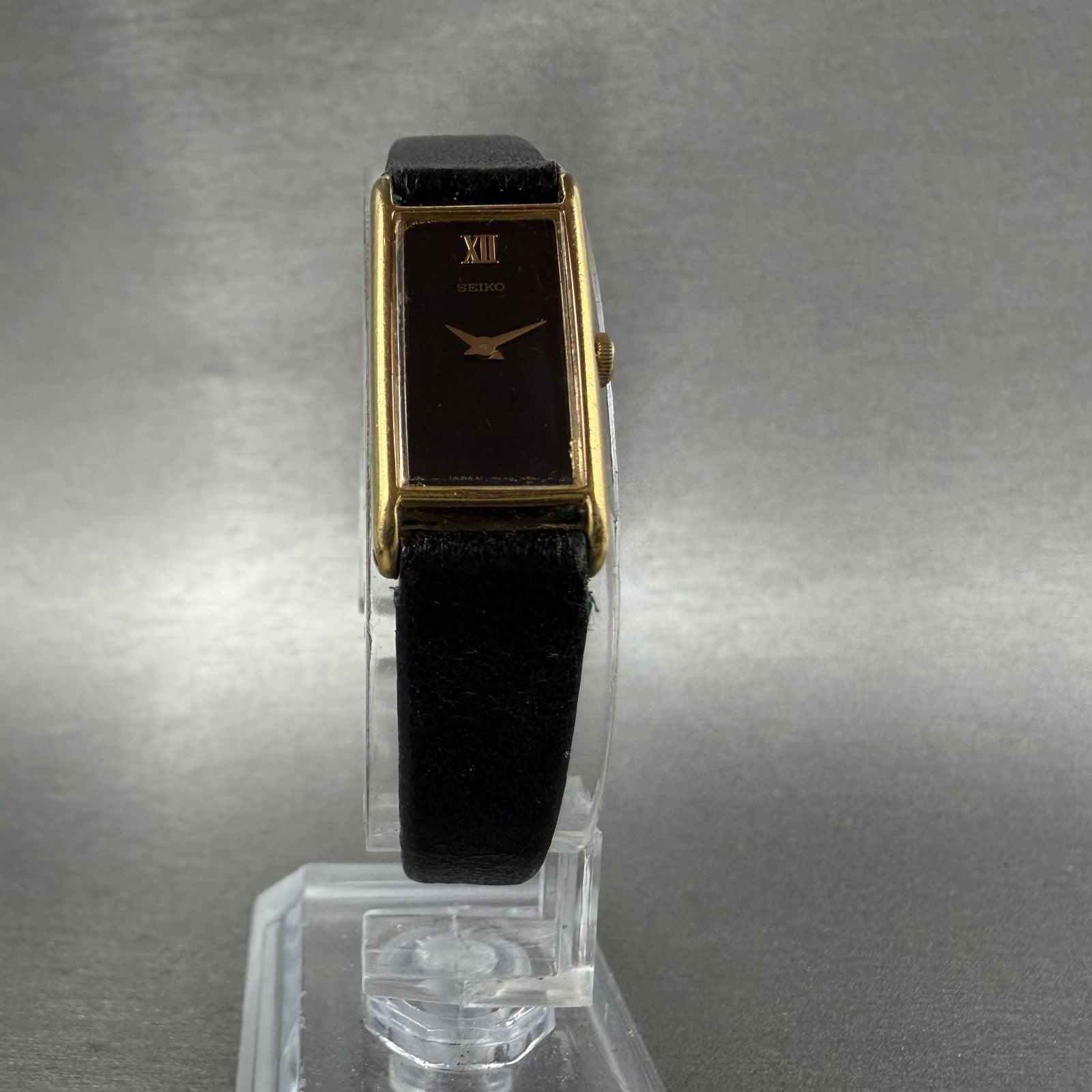 Seiko Tank Watch Women 13mm Black Dial Gold Tone Rectangle 2e206129 New Battery5