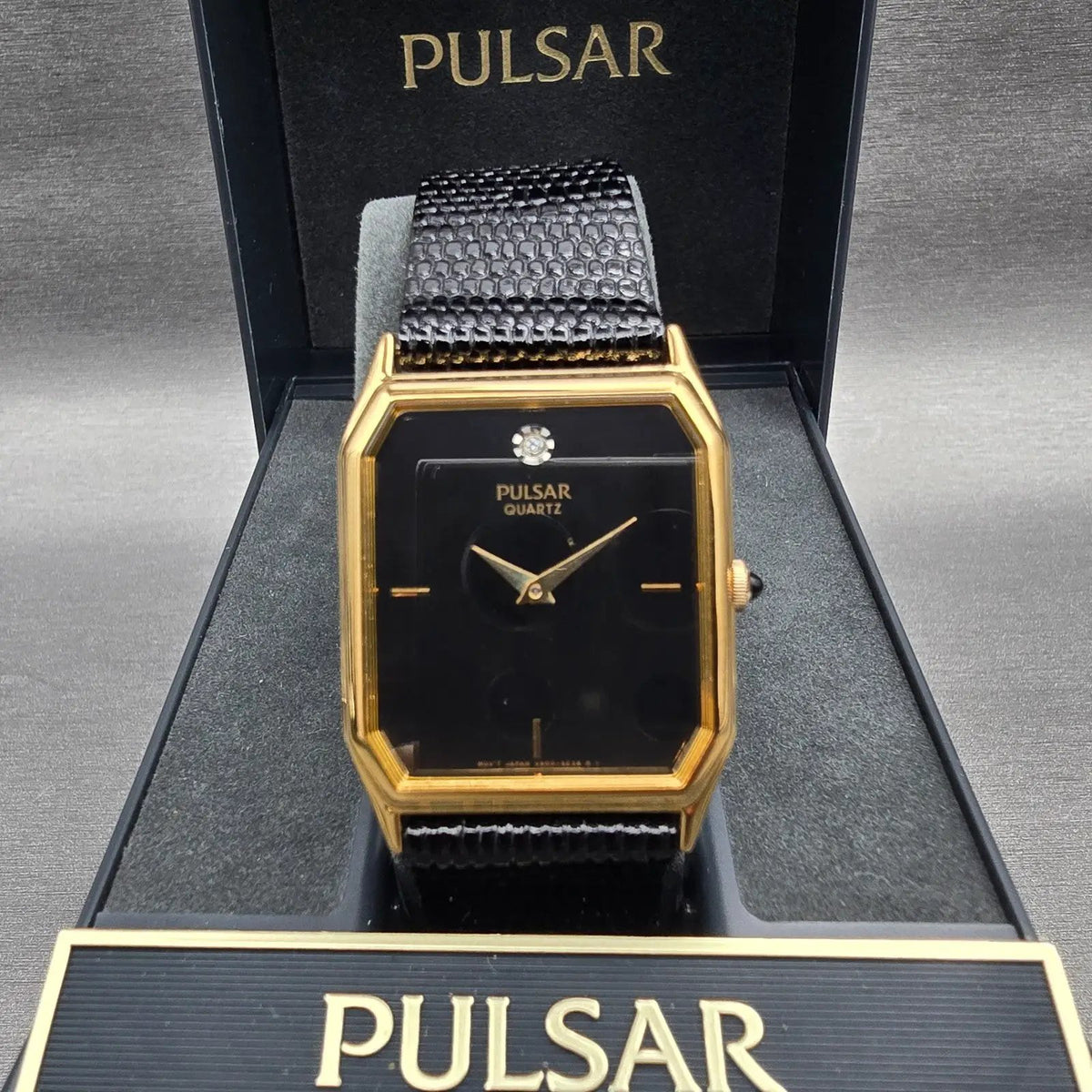 Seiko Pulsar Watch Men 26mm Black Dial Gold Tone Rectangle V500-5C40 NewBatt NOS1