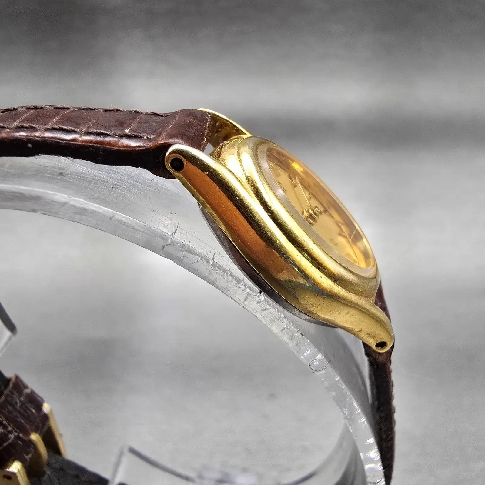 Citizen CQ Watch Women 18mm Gold Dial Gold Tone Oval 5930 New Battery Vintage3