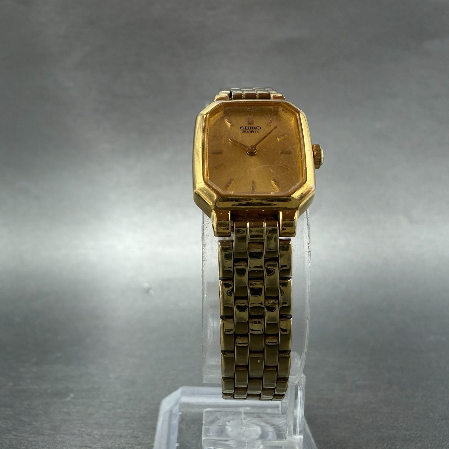Seiko Watch Women 17mm Champagne Dial Gold Tone Octagon V400-5608 New Battery 236