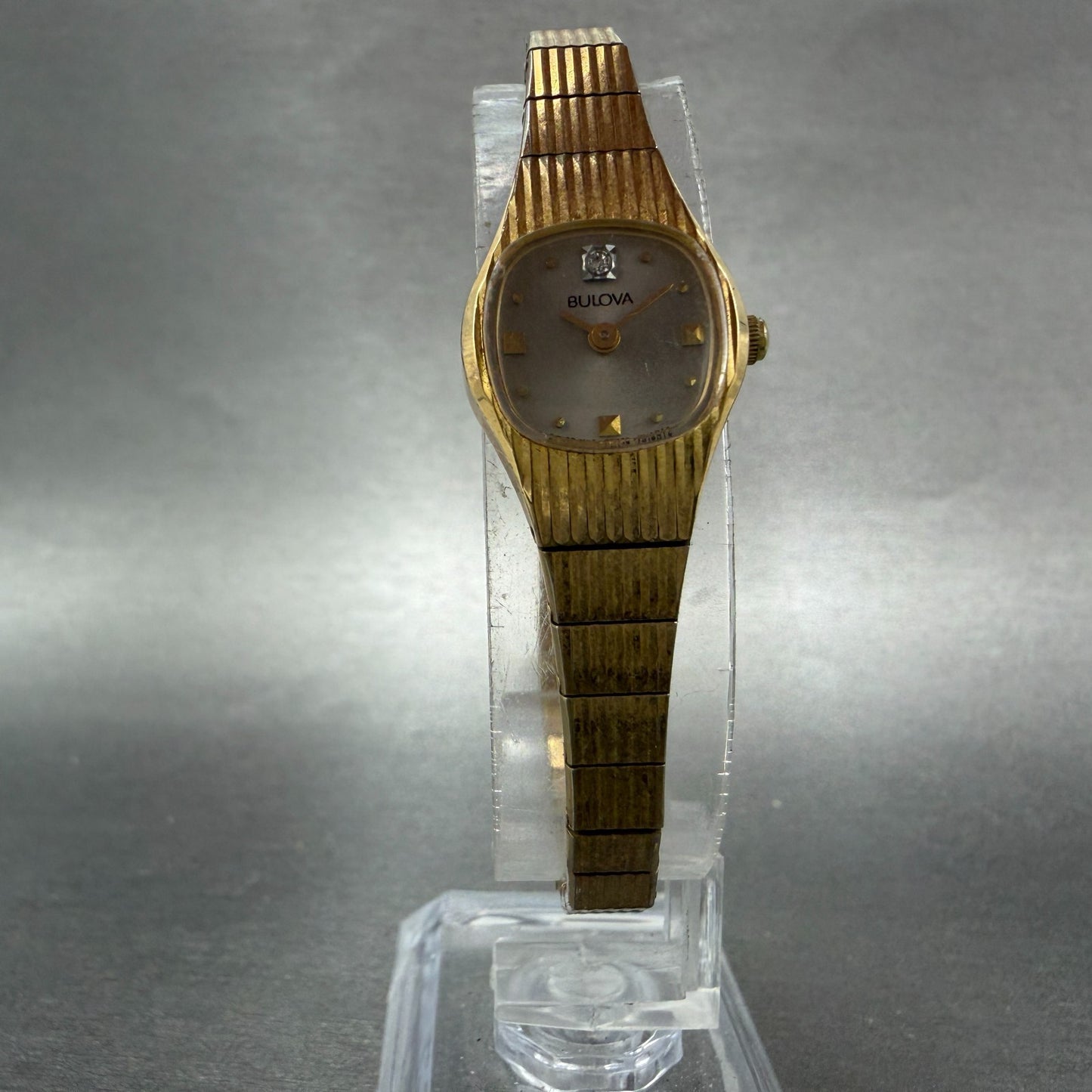 Bulova Watch Women 16mm Silver Dial Gold Tone Round 92K76 New Battery Vintage5