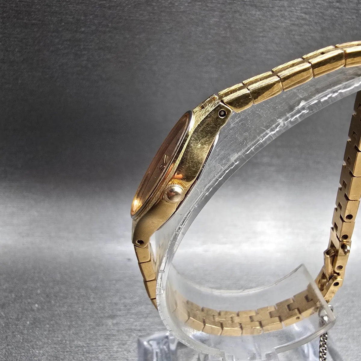 Seiko Watch Women 13mm Gold Dial Gold Tone Oval 1E20-5700 New Battery Vintage2
