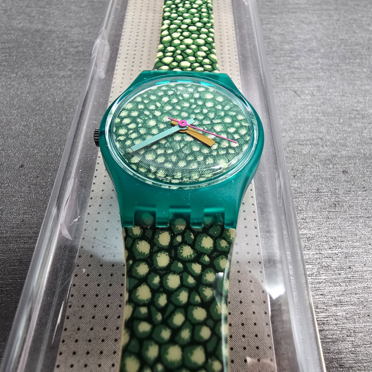 Swatch South Molton Watch Women 25mm Green Dial Green Case LL103 New Battery NOS7