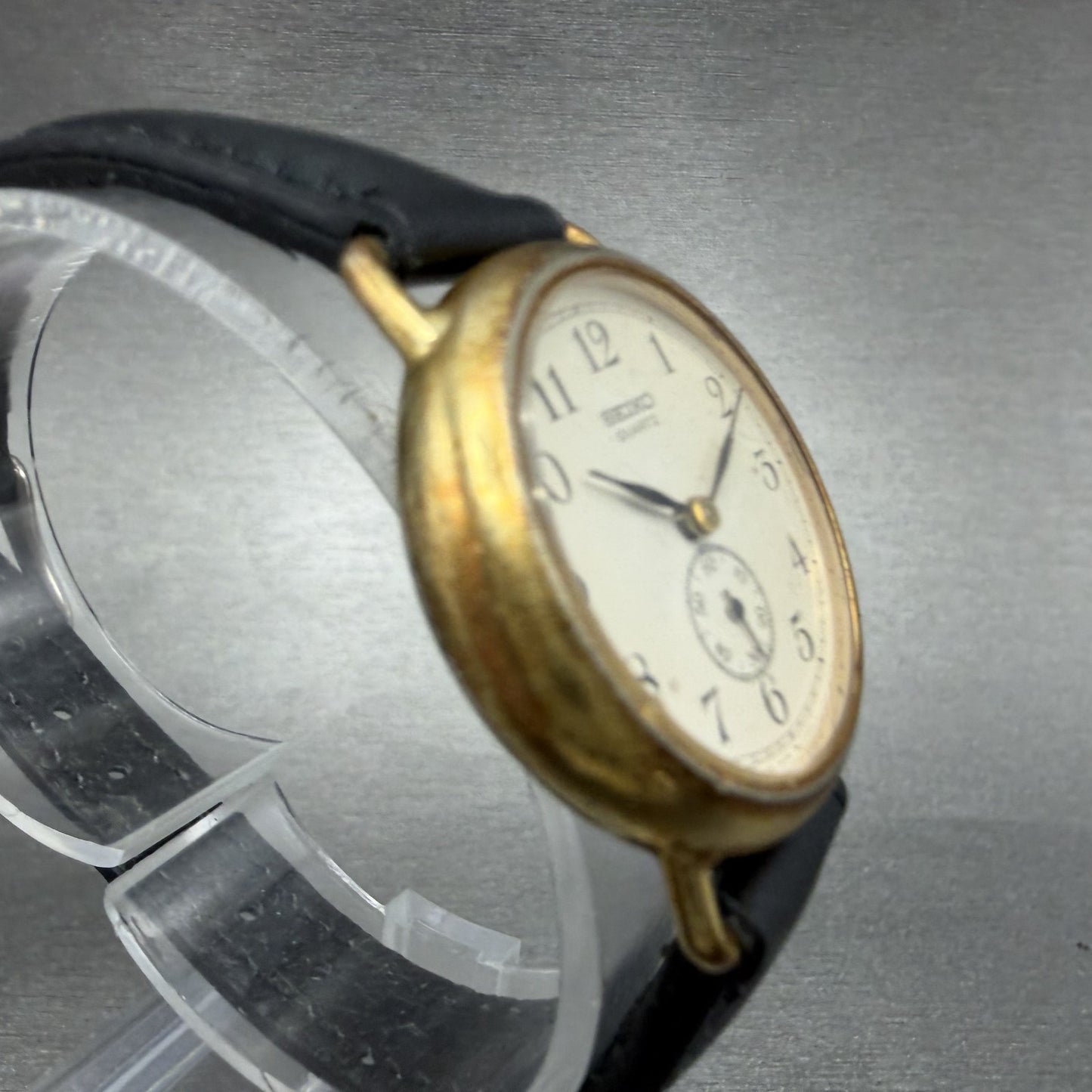 Seiko Watch Women 28mm White Dial Gold Tone Round 1428-0070 New Battery HUR33