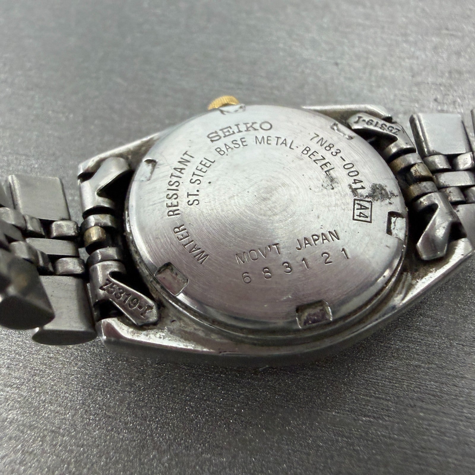 Seiko Watch Women 25mm White Dial Two Tone Daydate Round 7n83-0041 New Batt NM8220
