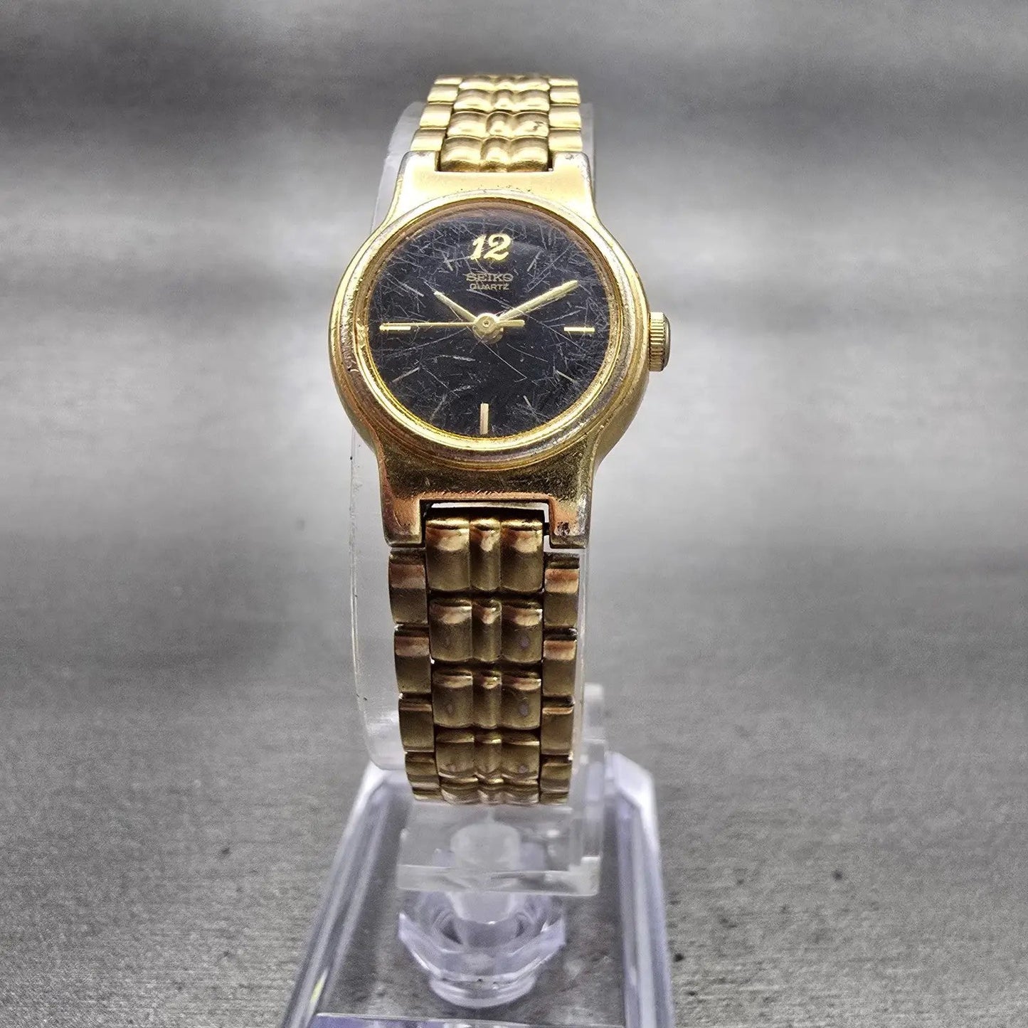 Seiko Watch Women 19mm Black Dial Gold Tone Round V401-0988 New Battery Vintage5