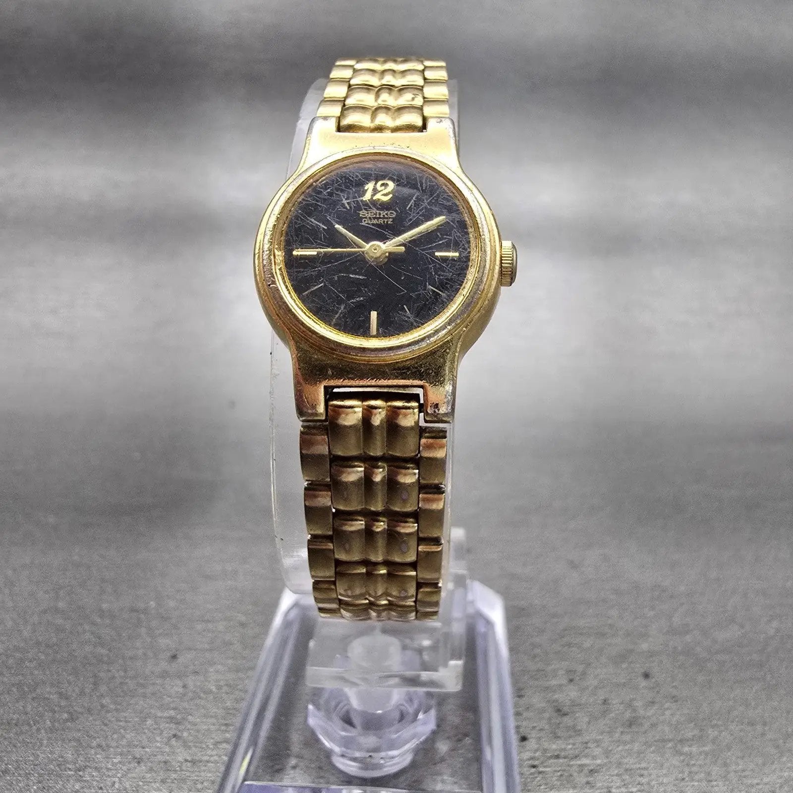 Seiko Watch Women 19mm Black Dial Gold Tone Round V401-0988 New Battery Vintage5