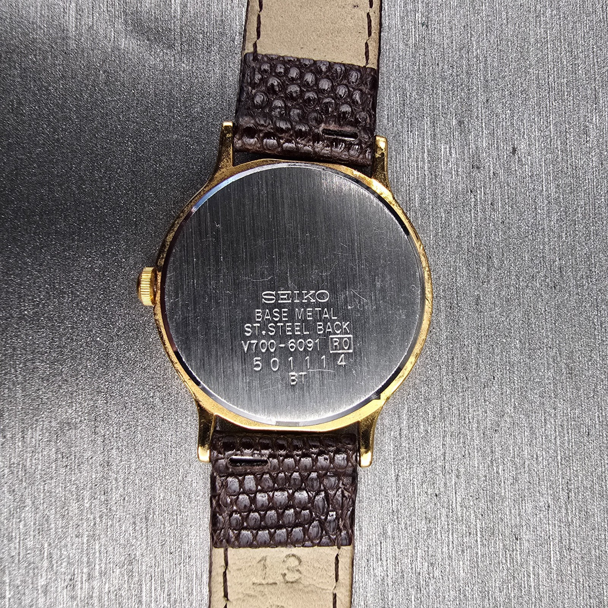 Seiko Watch Women 26mm White Dial Gold Tone Round V700-6091 New Battery Vintage10