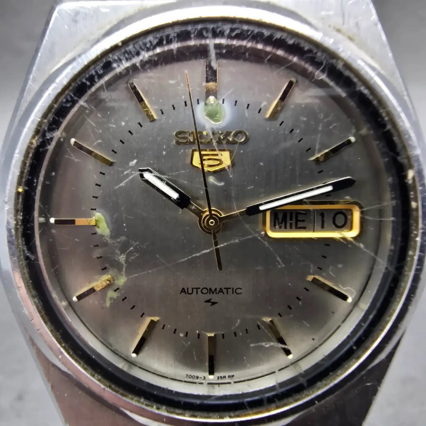 Seiko 5 Automatic Watch Men 38mm Silver Dial Silver Tone Daydate 7009-876A Runs1