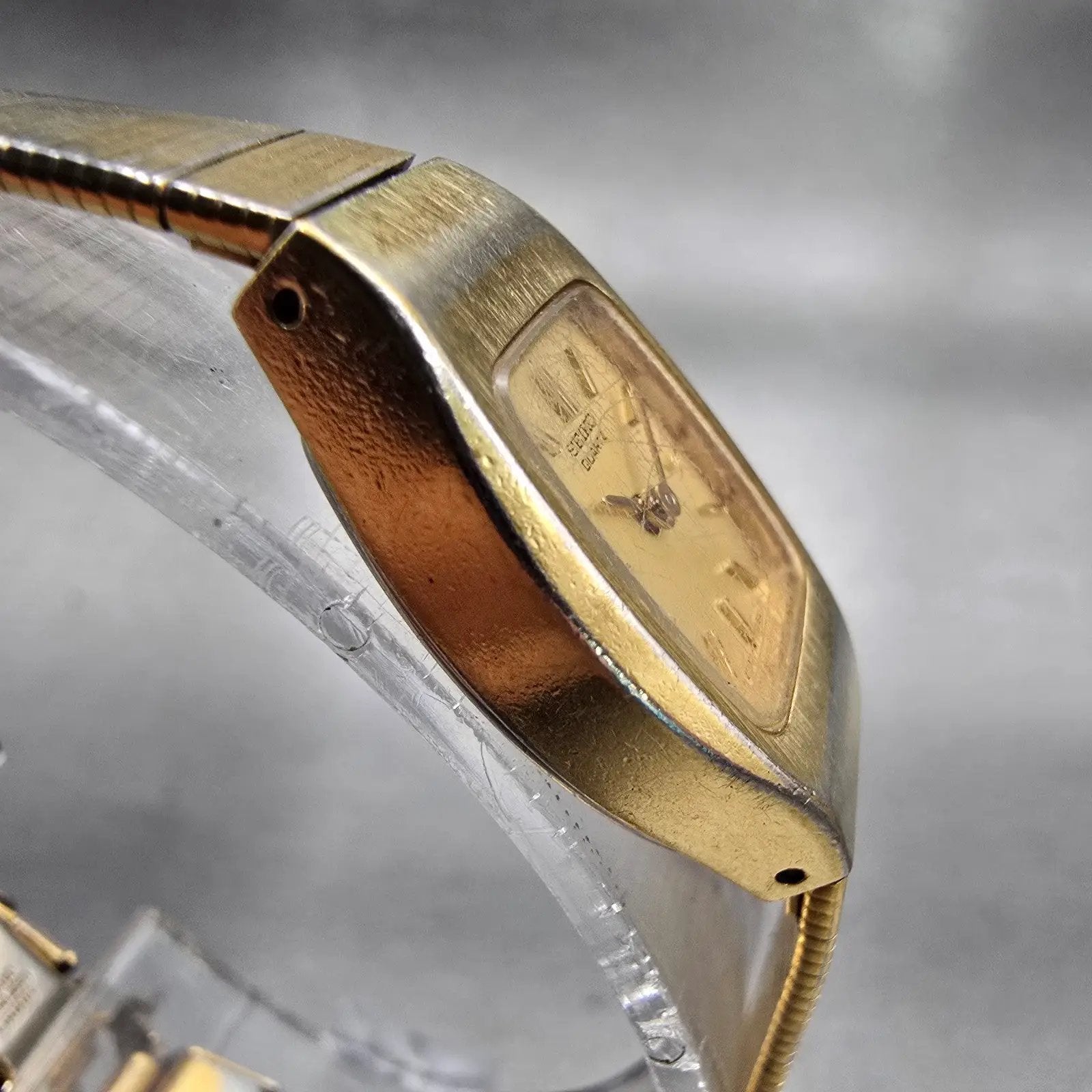 Seiko Watch Women 16mm Gold Dial Gold Tone Rectangle 2B20-5049 New Battery VTG3