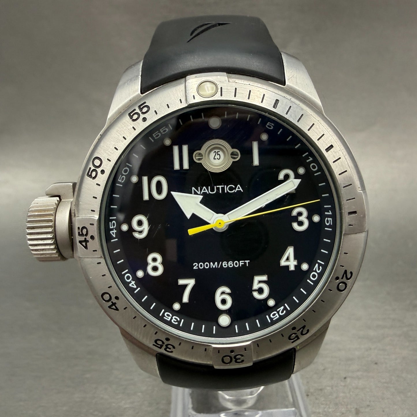 Nautica Dive Watch Men Black Dial Silver Tone Date Round A10012 New Battery0
