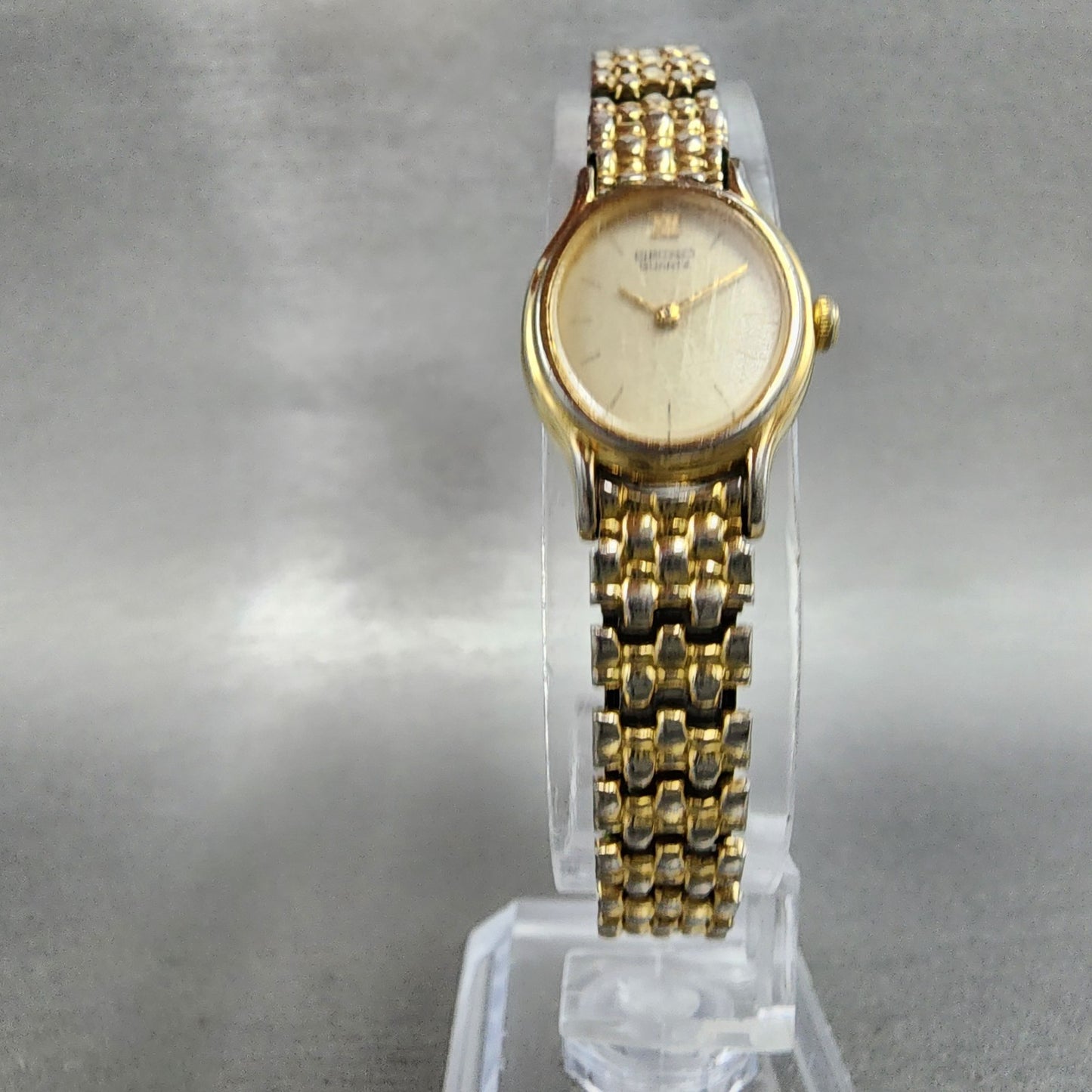 Seiko Watch Women 17mm Champagne Dial Gold Tone Oval 2y005f19 New Battery4