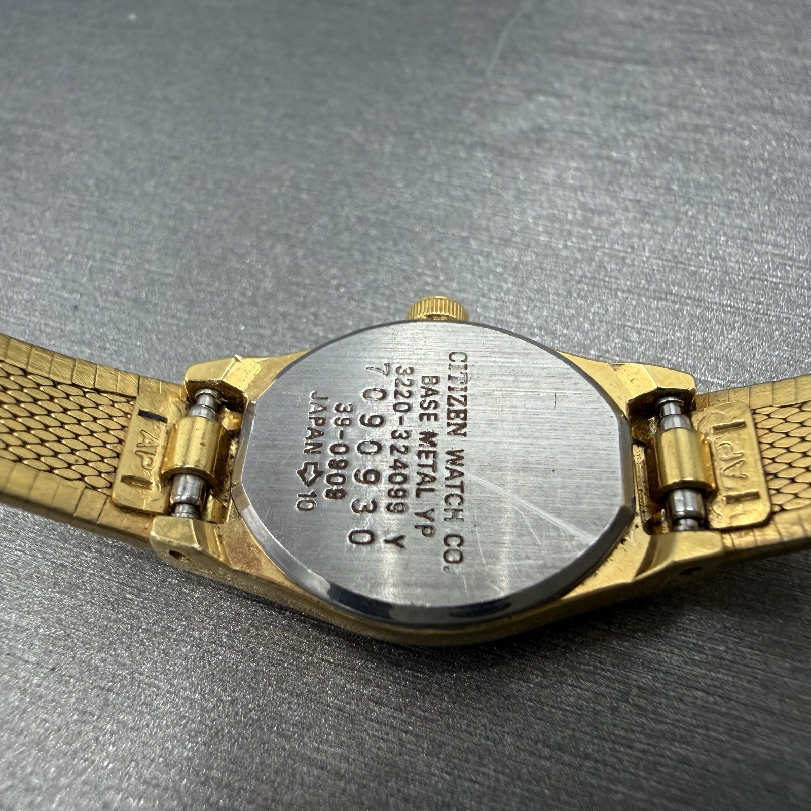 Citizen CQ Watch Women 17mm Champagne Dial Gold Tone 3220-324099 New Battery9