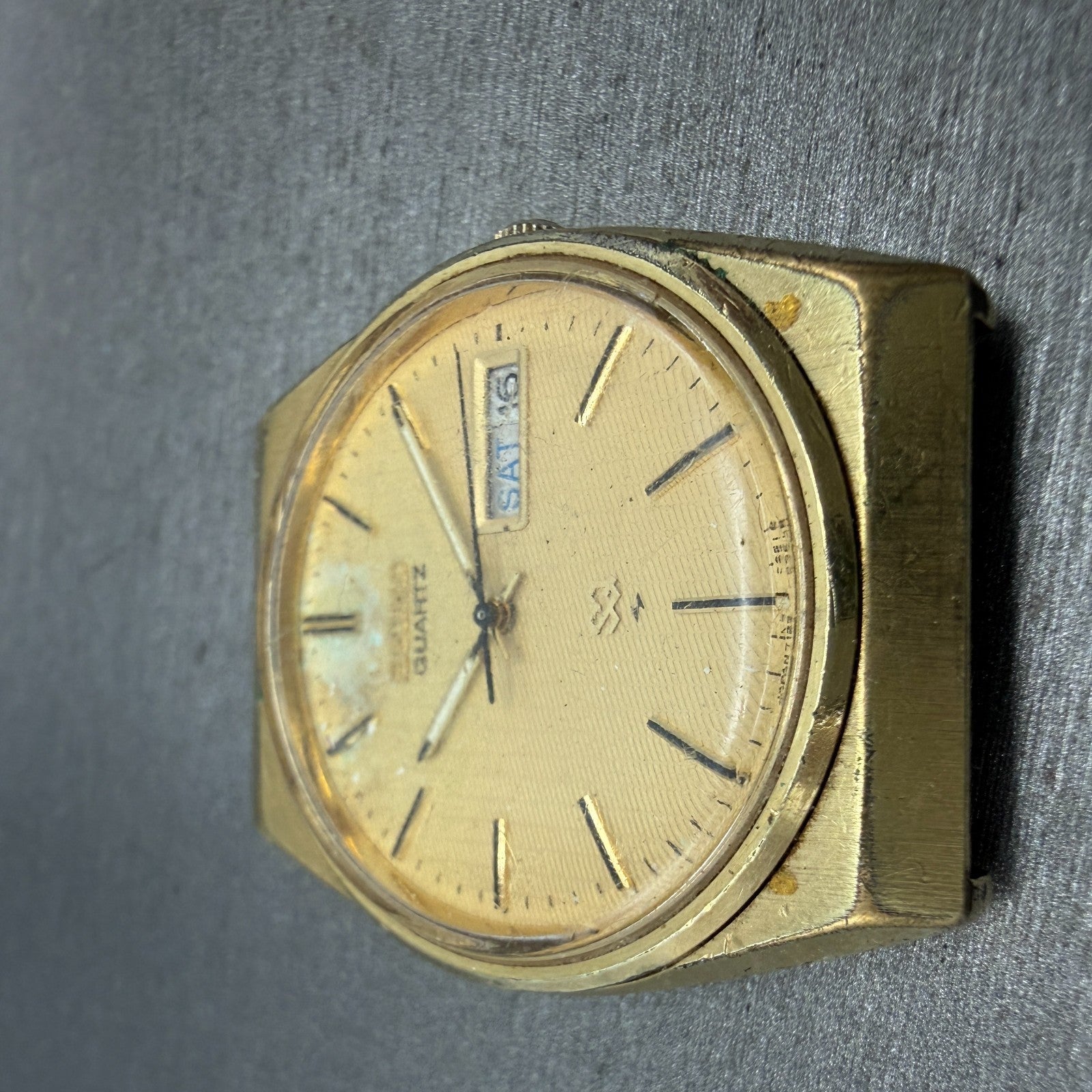 Seiko SQ Watch Men 34mm Champagne Dial Gold Tone Daydate Round 7123-8310 PARTS3