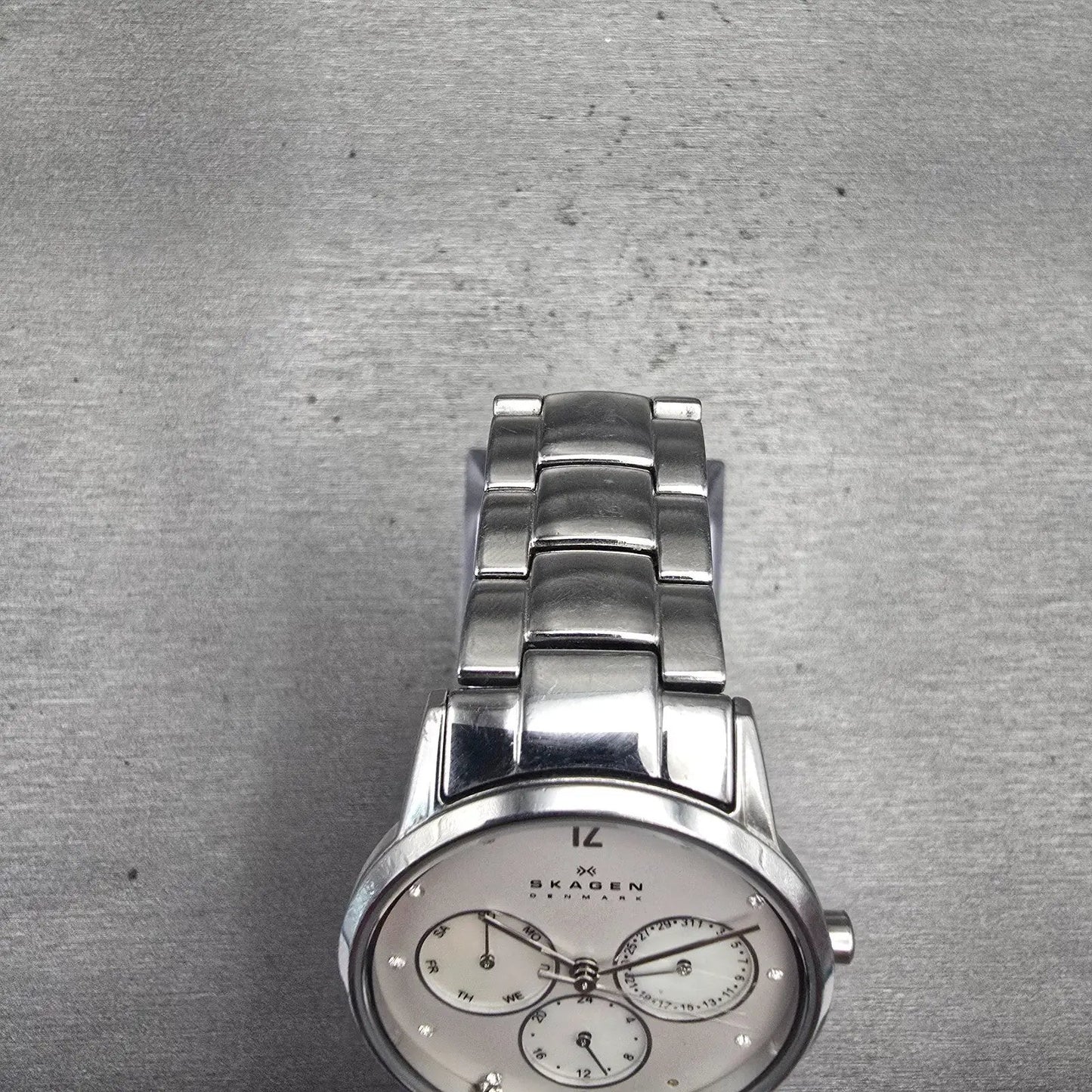 Skagen Watch Women 32mm MOP Dial Silver Tone Daydate Round 990SSX New Battery4