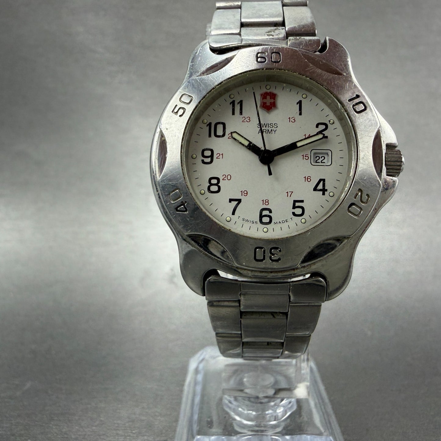 Victorinox Swiss Army Officer Watch Women 34mm White Dial Steel Date PARTS6