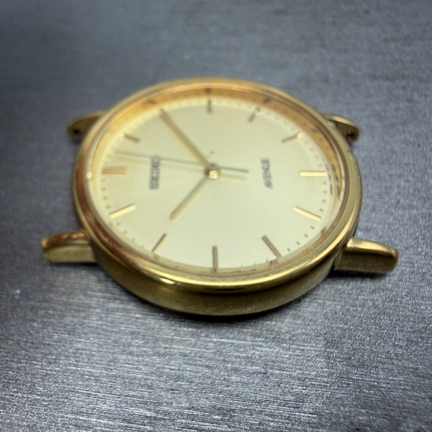 Seiko Avenue Watch Men 32mm Champagne Dial Gold Tone Round 7N01-6D30 PARTS Runs4