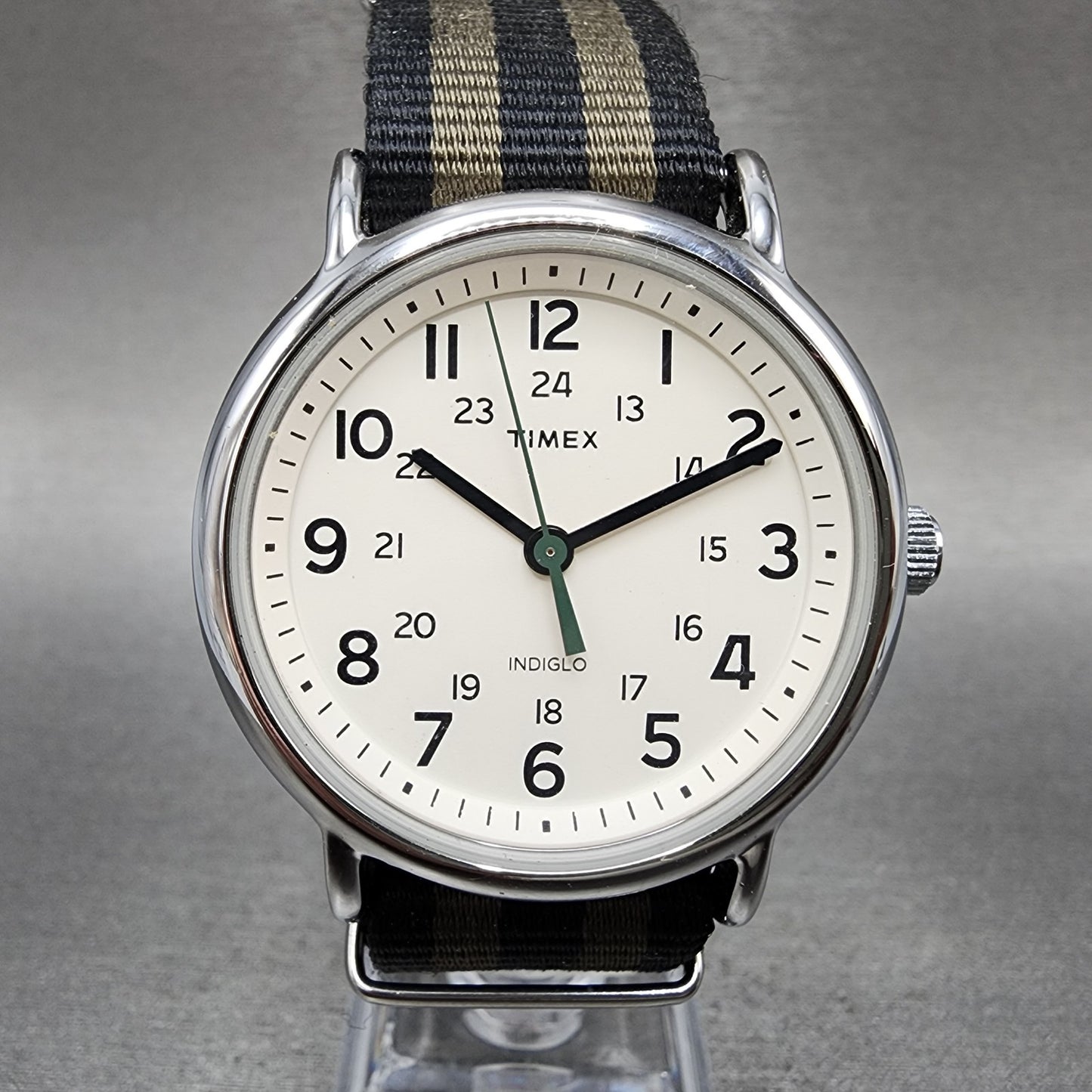 Timex Weekender Watch Men 38mm Cream Dial Silver Tone Indiglo New Battery0