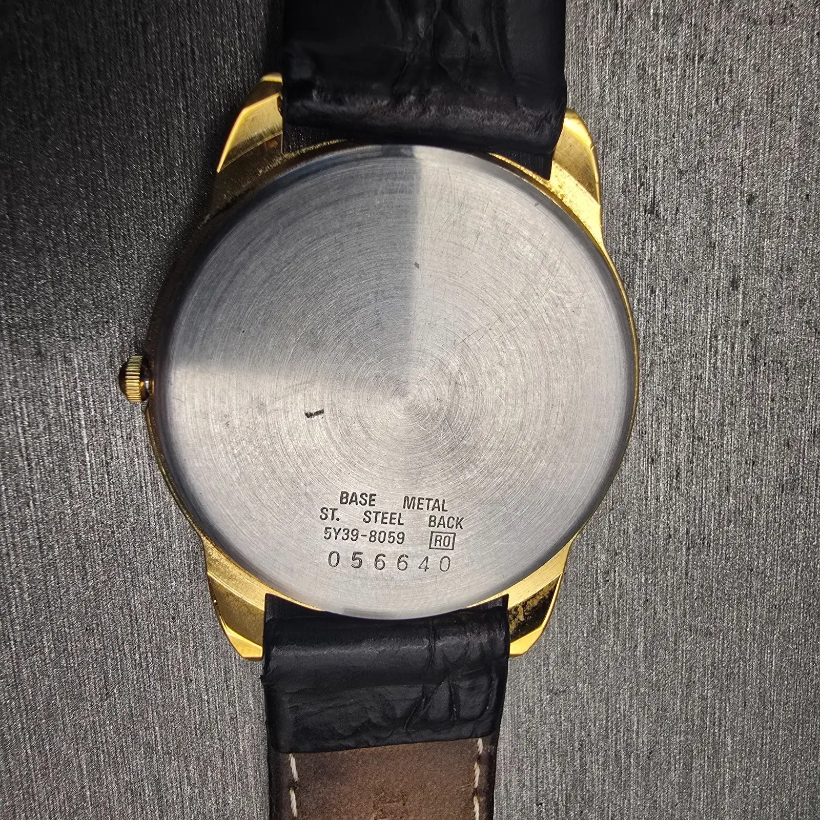 Seiko Watch Men 33mm White Dial Gold Tone Date Round 5Y39-8059 New Battery VTG10
