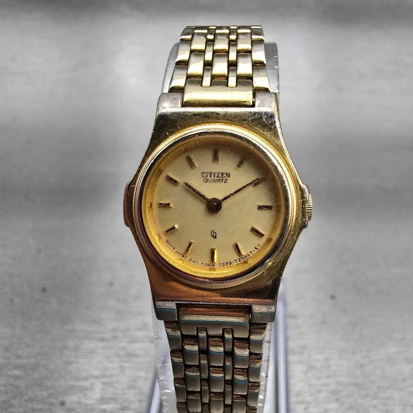 Citizen CQ Watch Women 20mm Champagne Dial Gold Tone Round 3220-916719 New Batt0